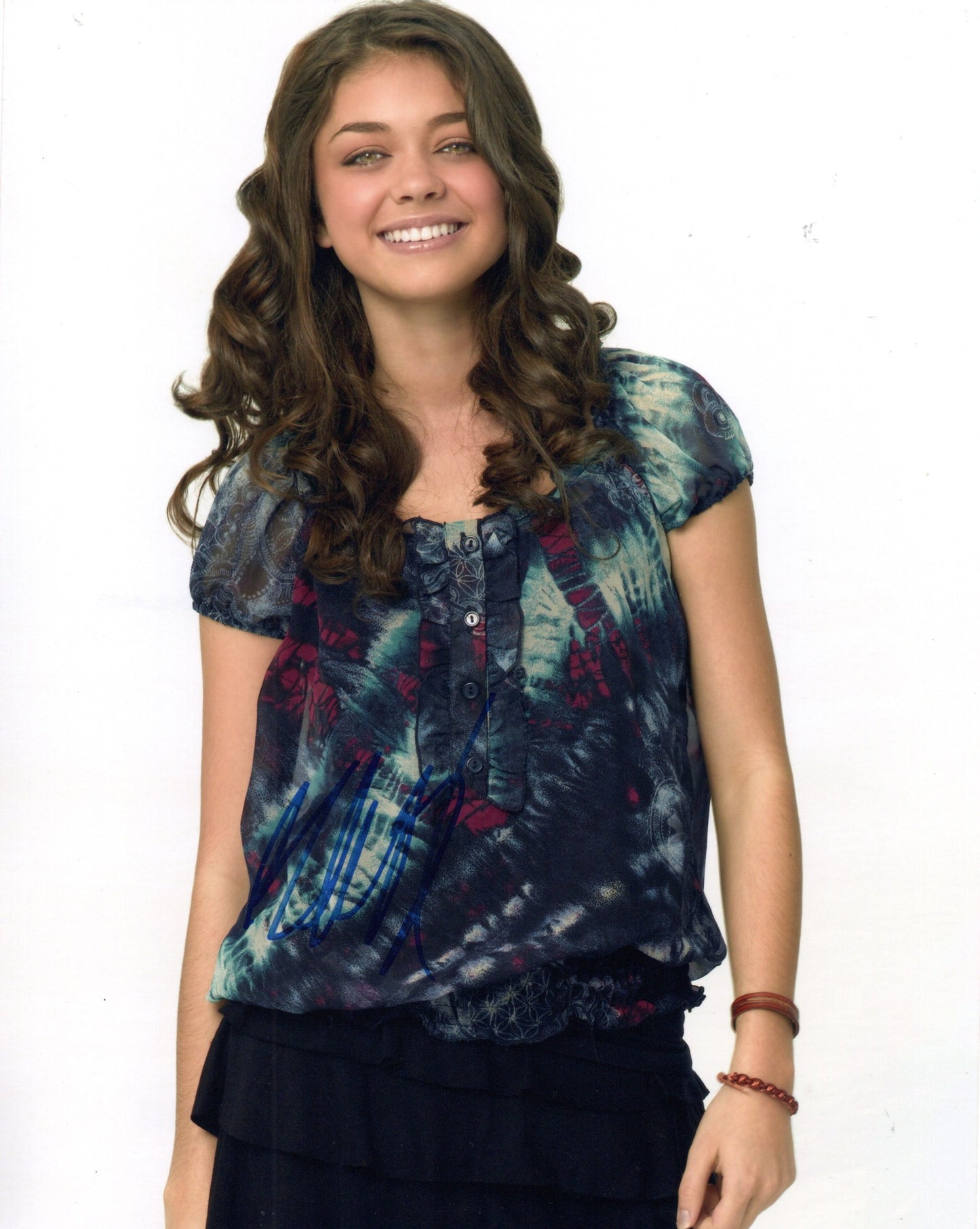SARAH HYLAND SIGNED MODERN FAMILY PHOTO (3)