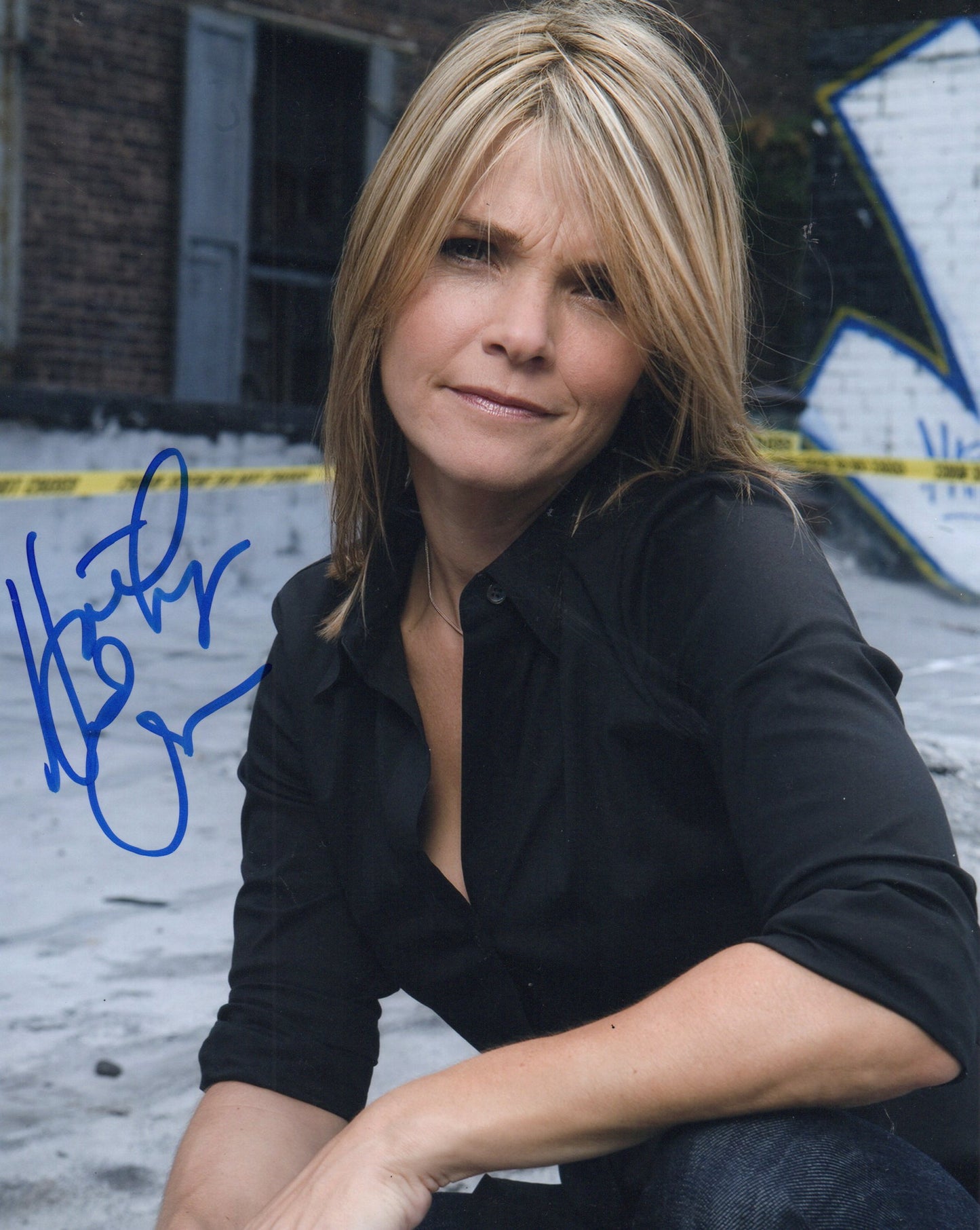 KATHRYN ERBE SIGNED LAW AND ORDER 8X10 PHOTO (1)