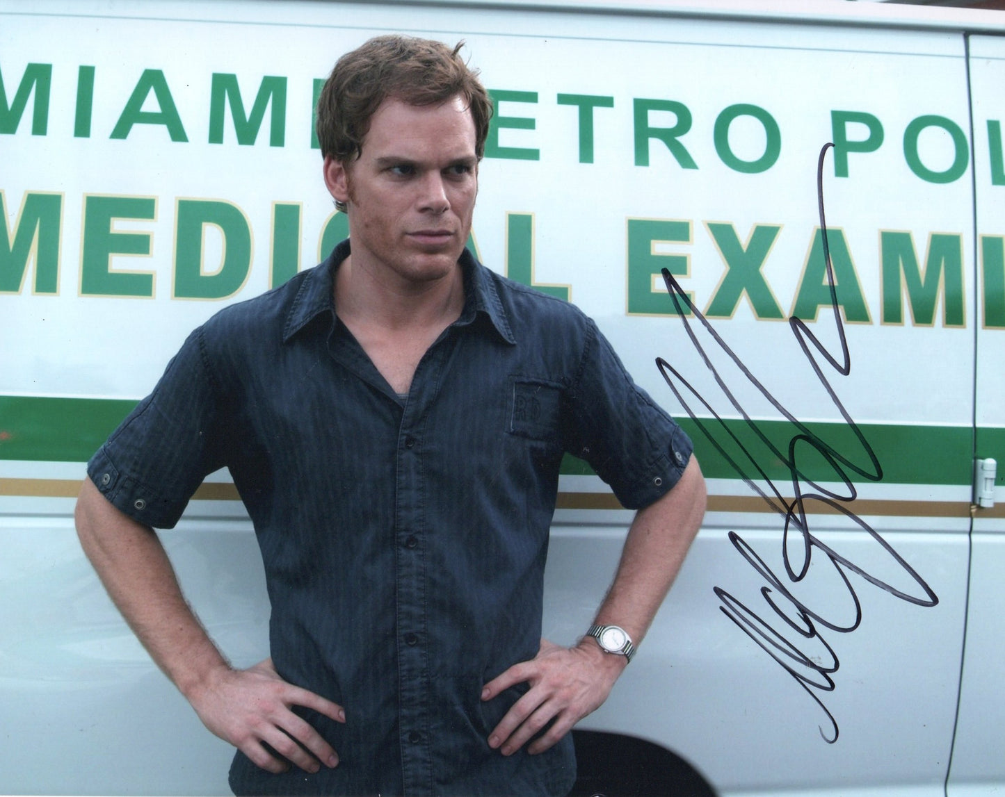 MICHAEL C HALL SIGNED DEXTER PHOTO (7)