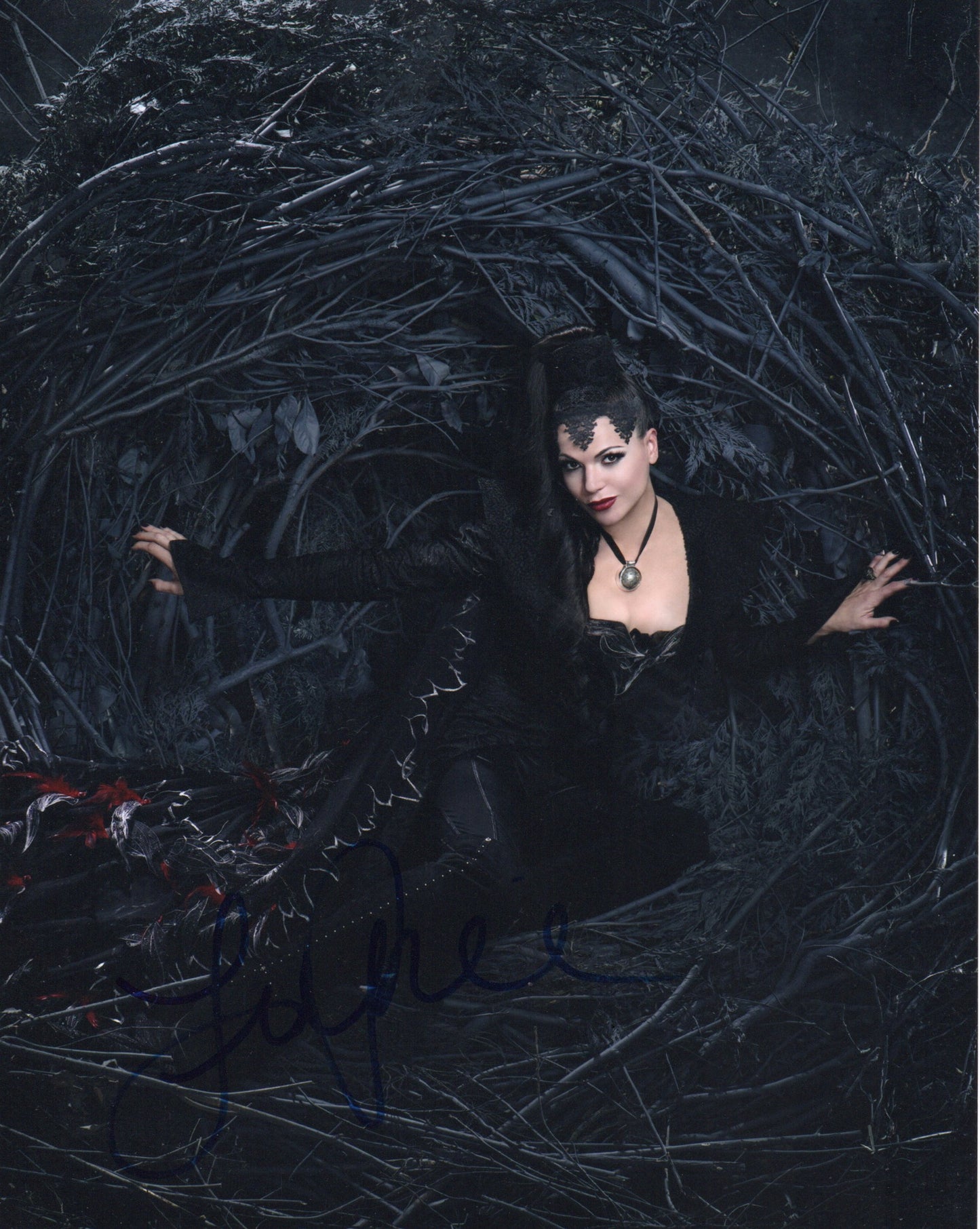 LANA PARRILLA SIGNED ONCE UPON A TIME 10X8 PHOTO (8)