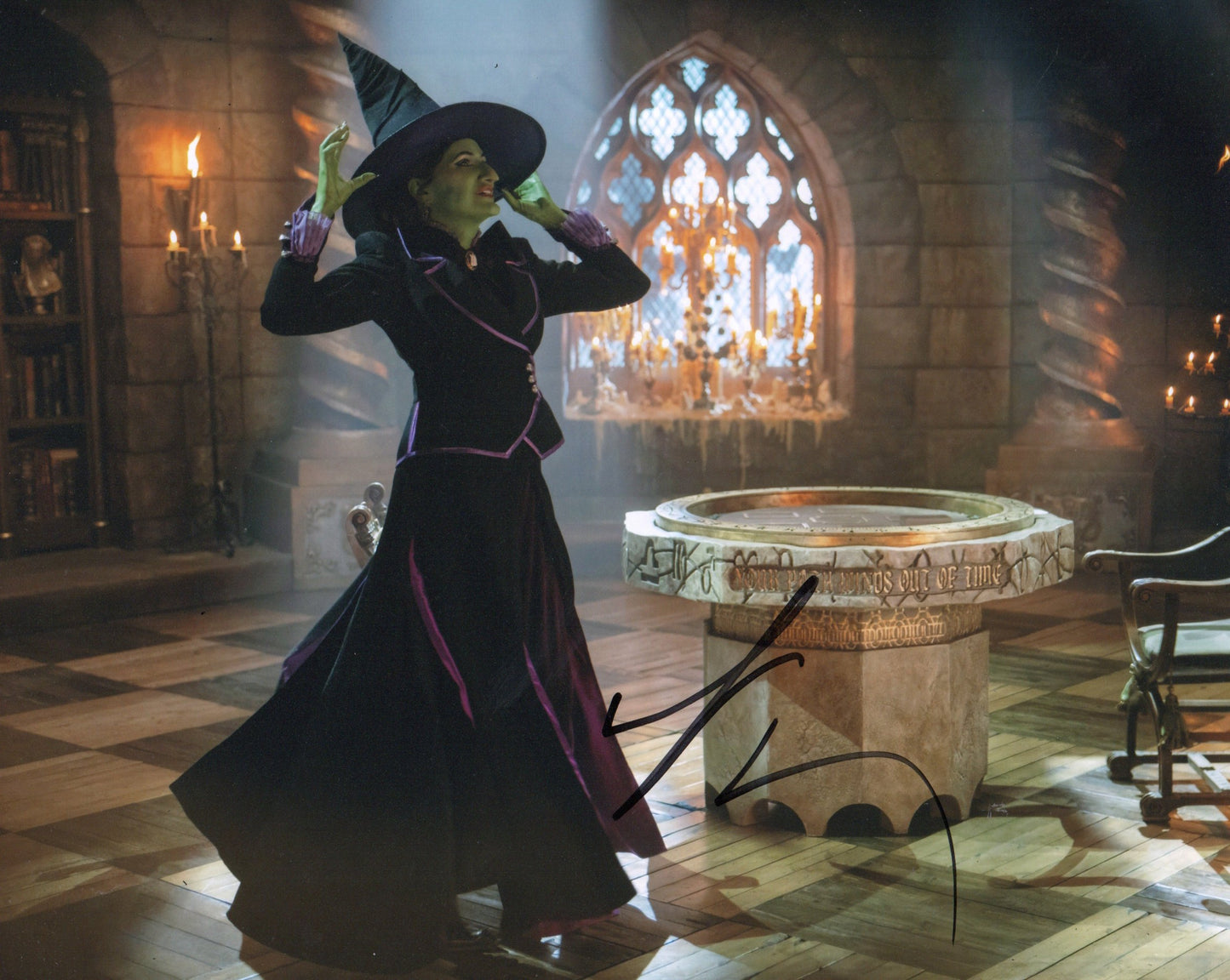 KATHRYN HAHN SIGNED AGATHA ALL ALONG 10X8 PHOTO (3)