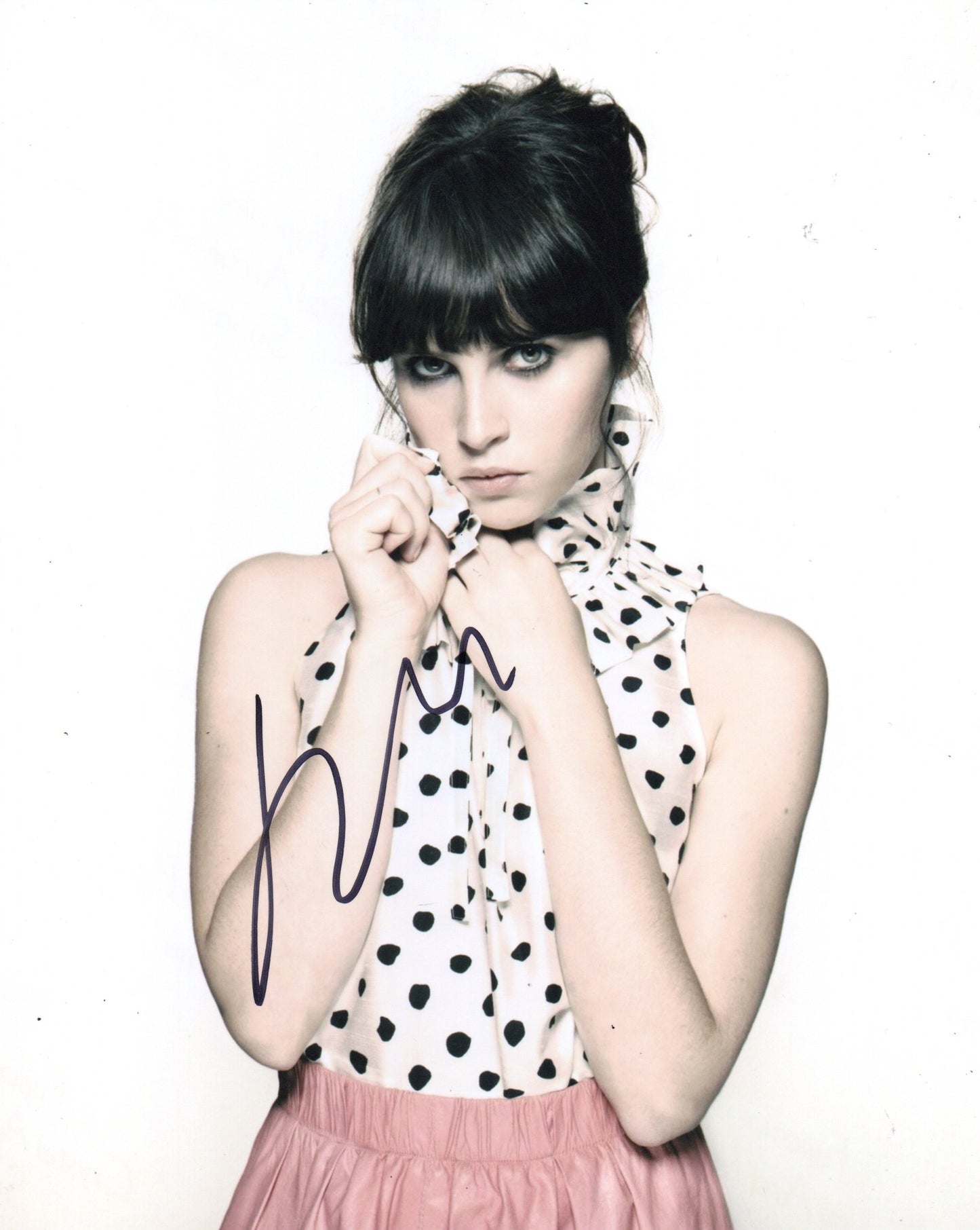 FELICITY JONES SIGNED SEXY 10X8 PHOTO