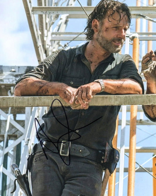 ANDREW LINCOLN SIGNED THE WALKING DEAD PHOTO (3)