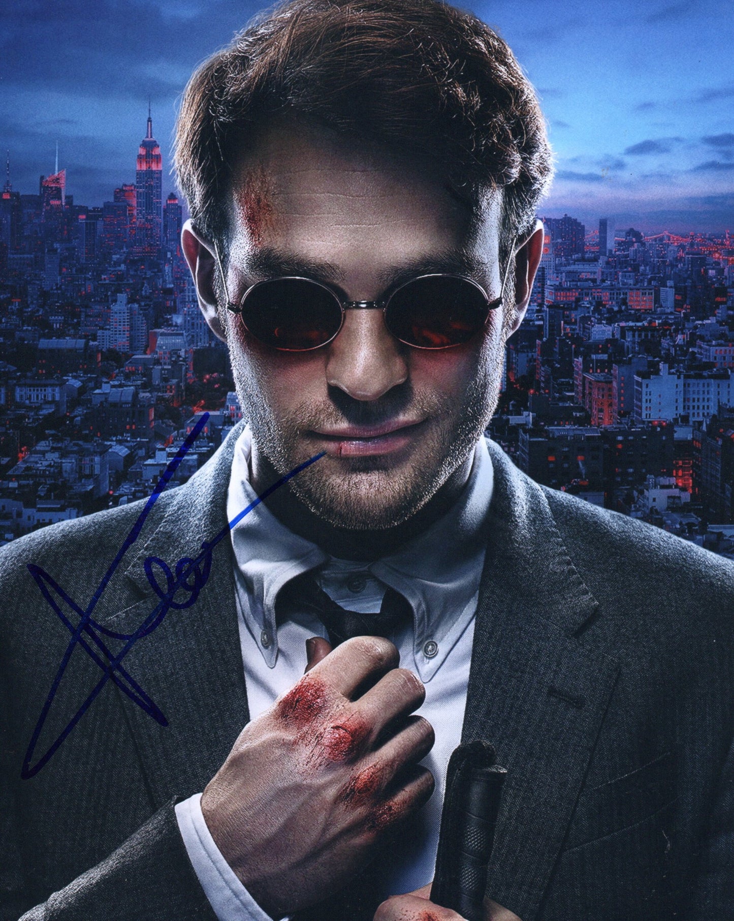 CHARLIE COX SIGNED DAREDEVIL 8X10 PHOTO (1)
