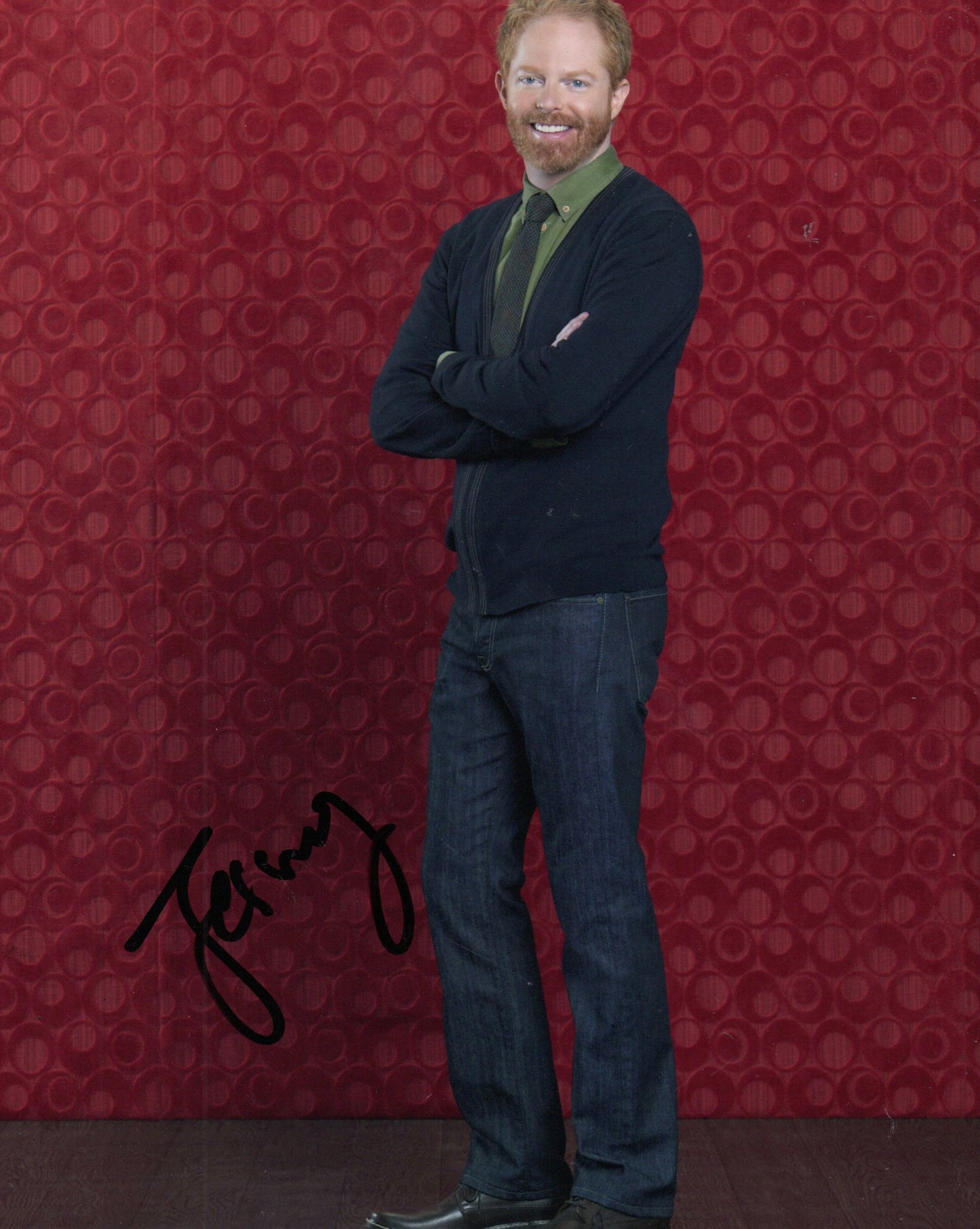 JESSE TYLER FERGUSON SIGNED MODERN FAMILY 8X10 PHOTO (4)