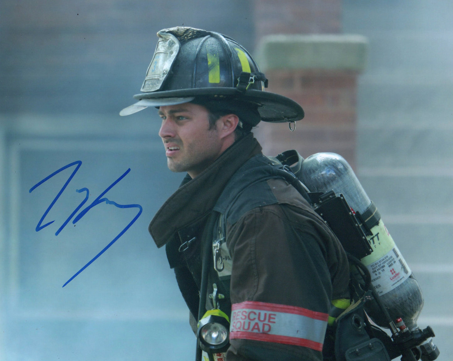 TAYLOR KINNEY SIGNED CHICAGO FIRE 8X10 PHOTO (4)