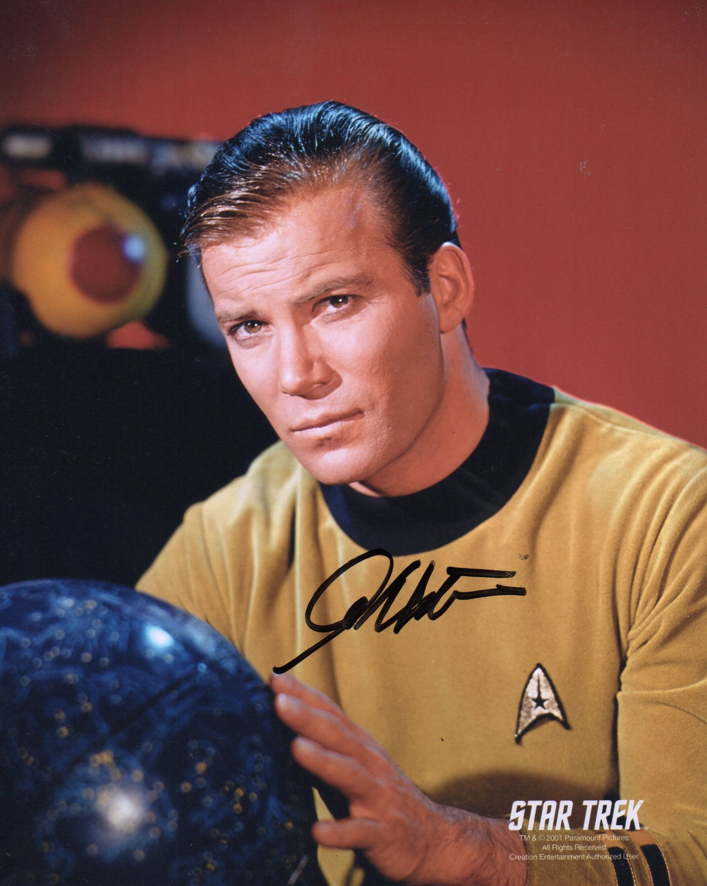 WILLIAM SHATNER SIGNED STAR TREK 8X10 PHOTO (2)