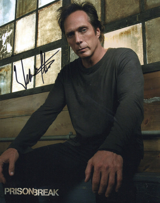 WILLIAM FICHTNER SIGNED PRISON BREAK 8X10 PHOTO (2)