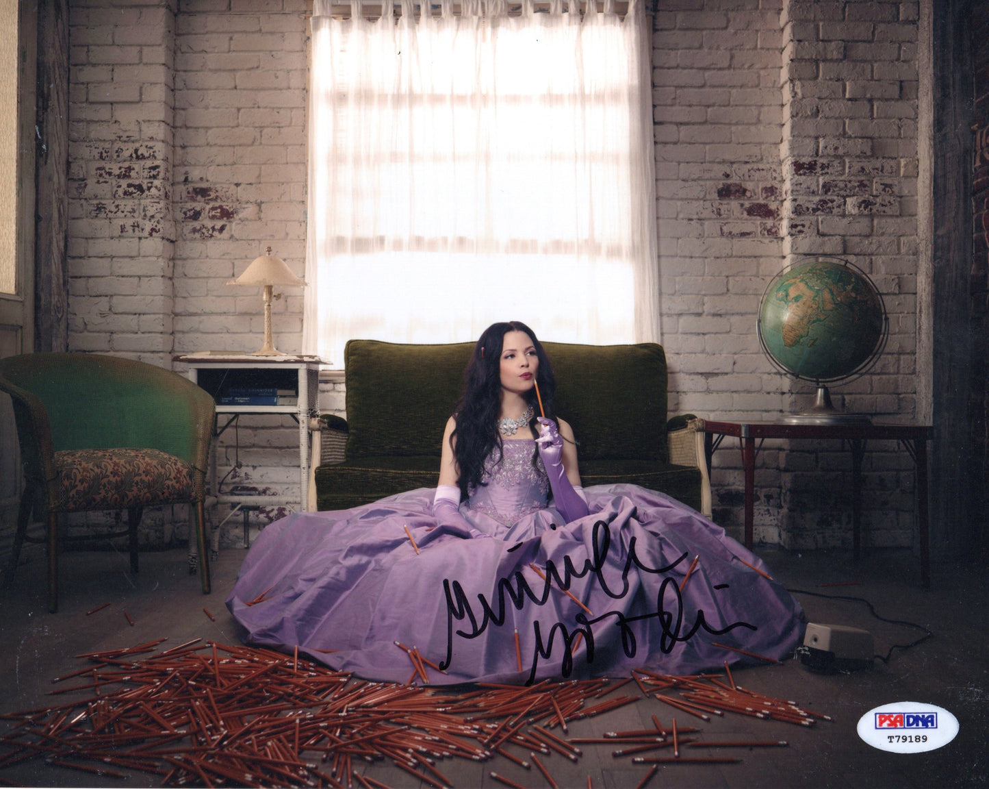 GINNIFER GOODWIN SIGNED ONCE UPON A TIME 10X8 PHOTO (12) ALSO PSA