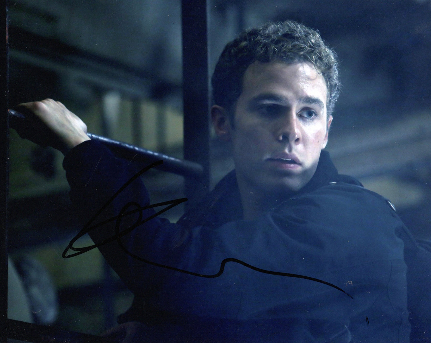 IAIN DE CAESTECKER SIGNED AGENTS OF SHIELD 8X10 PHOTO (2)
