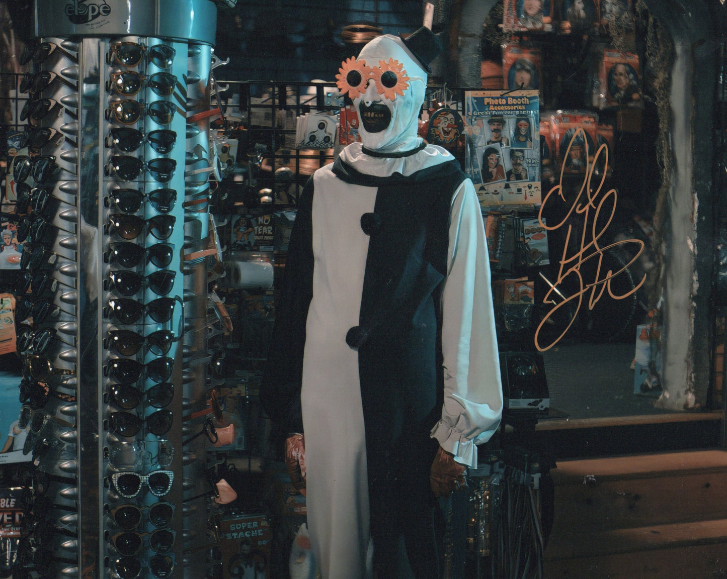 DAVID HOWARD THORNTON SIGNED TERRIFIER 8X10 PHOTO (12)
