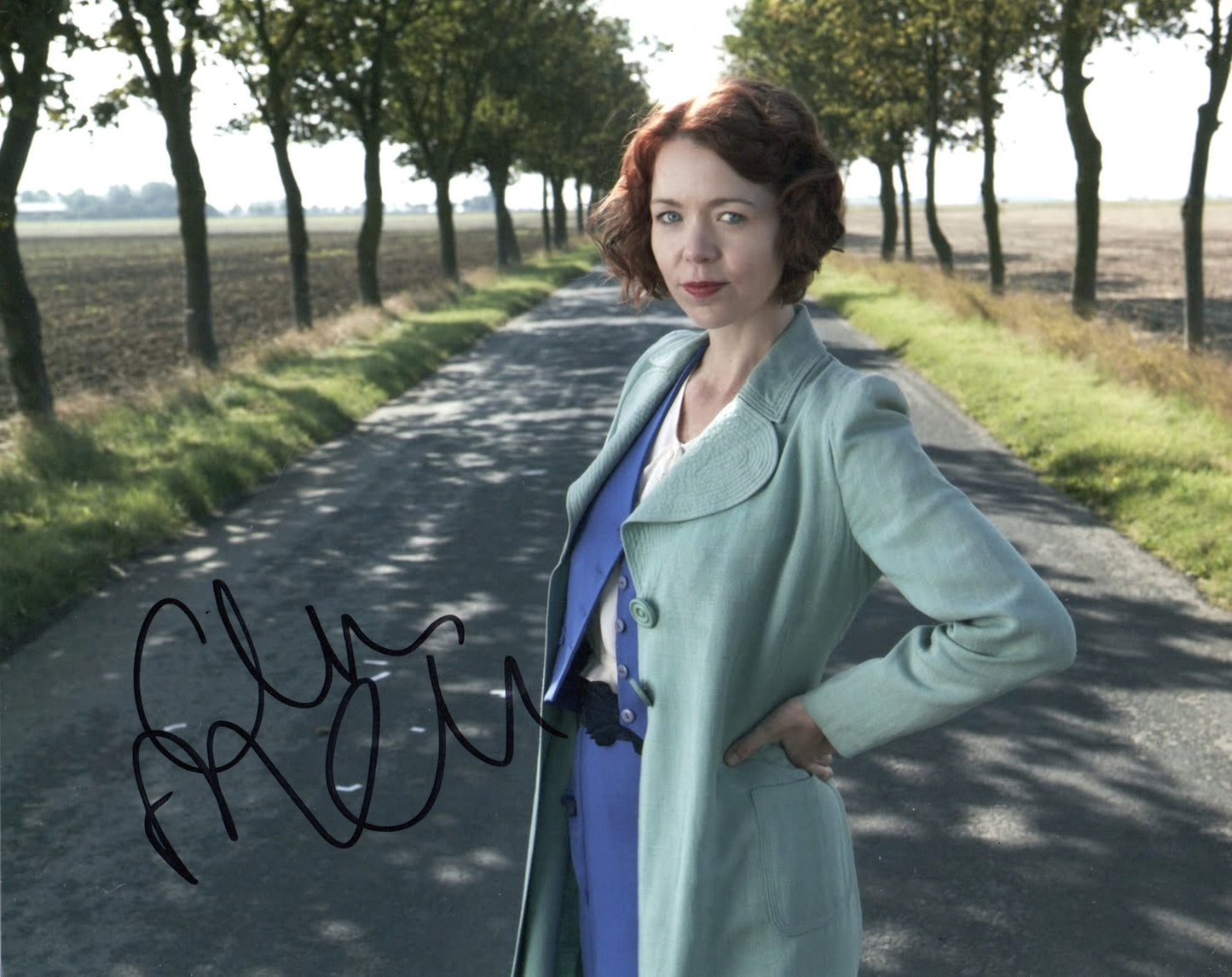 ANNA MAXWELL MARTIN SIGNED SOUTH RIDING 10X8 PHOTO