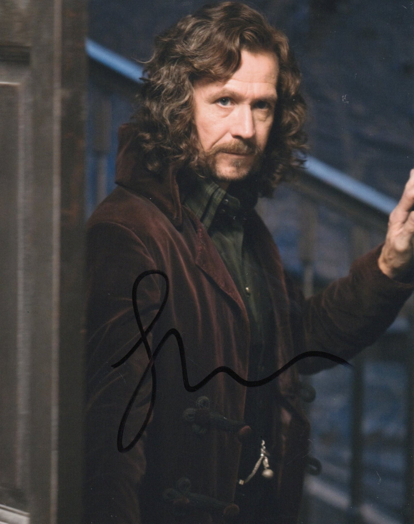 GARY OLDMAN SIGNED HARRY POTTER 8X10 PHOTO (4)