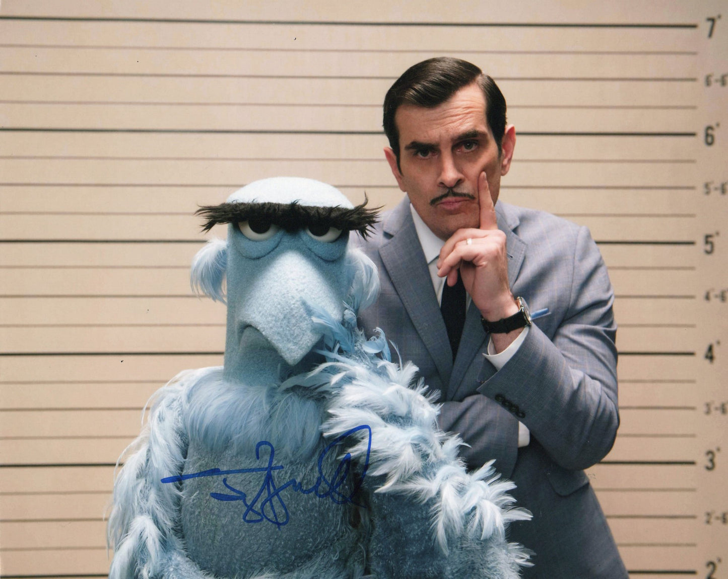TY BURRELL SIGNED THE MUPPETS 8X10 PHOTO