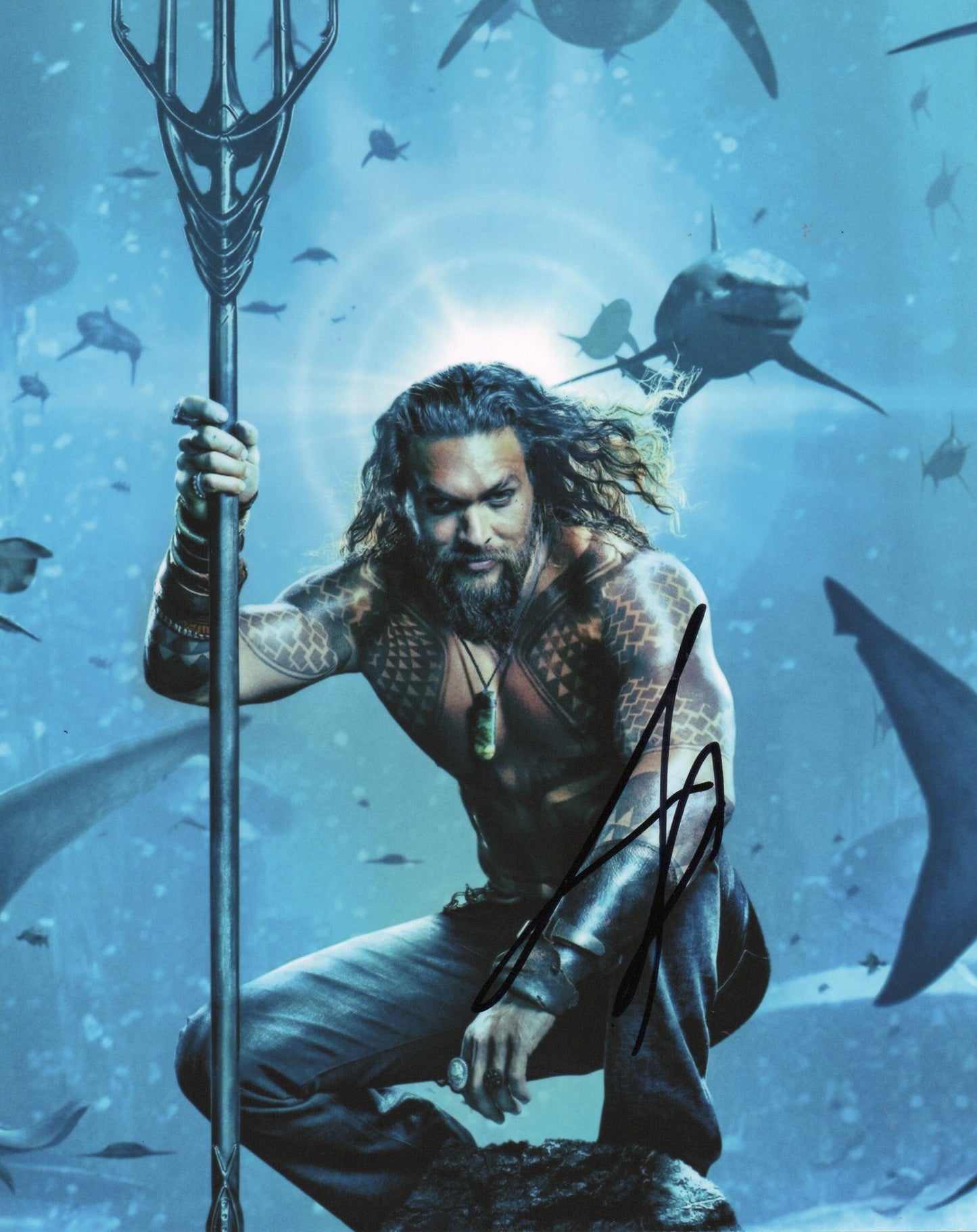 JASON MOMOA SIGNED AQUAMAN 8X10 PHOTO