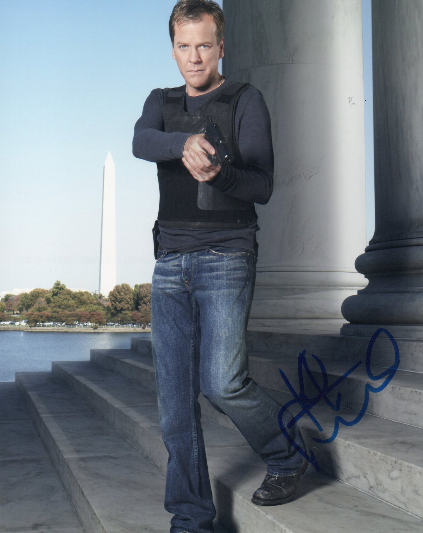 KIEFER SUTHERLAND SIGNED 24 8X10 PHOTO (12)