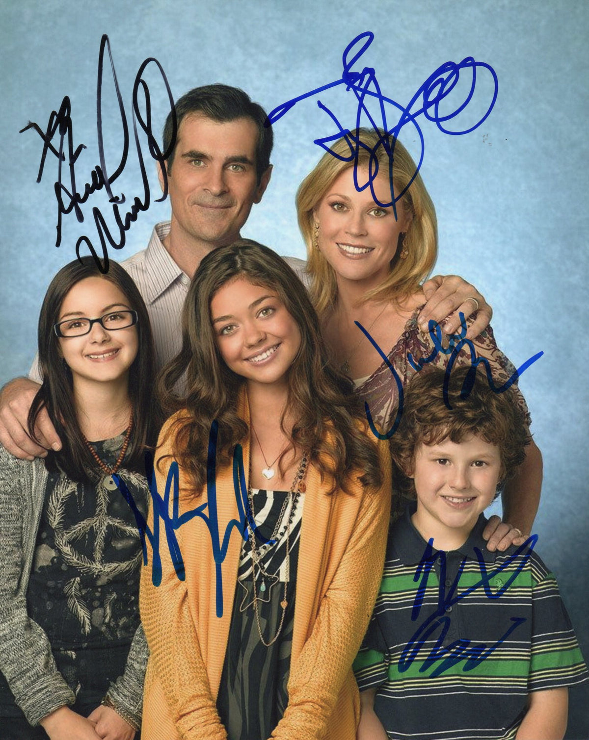 MODERN FAMILY SIGNED CAST 10X8 PHOTO BURRELL,BOWEN, HYLAND, GOULD AND WINTER