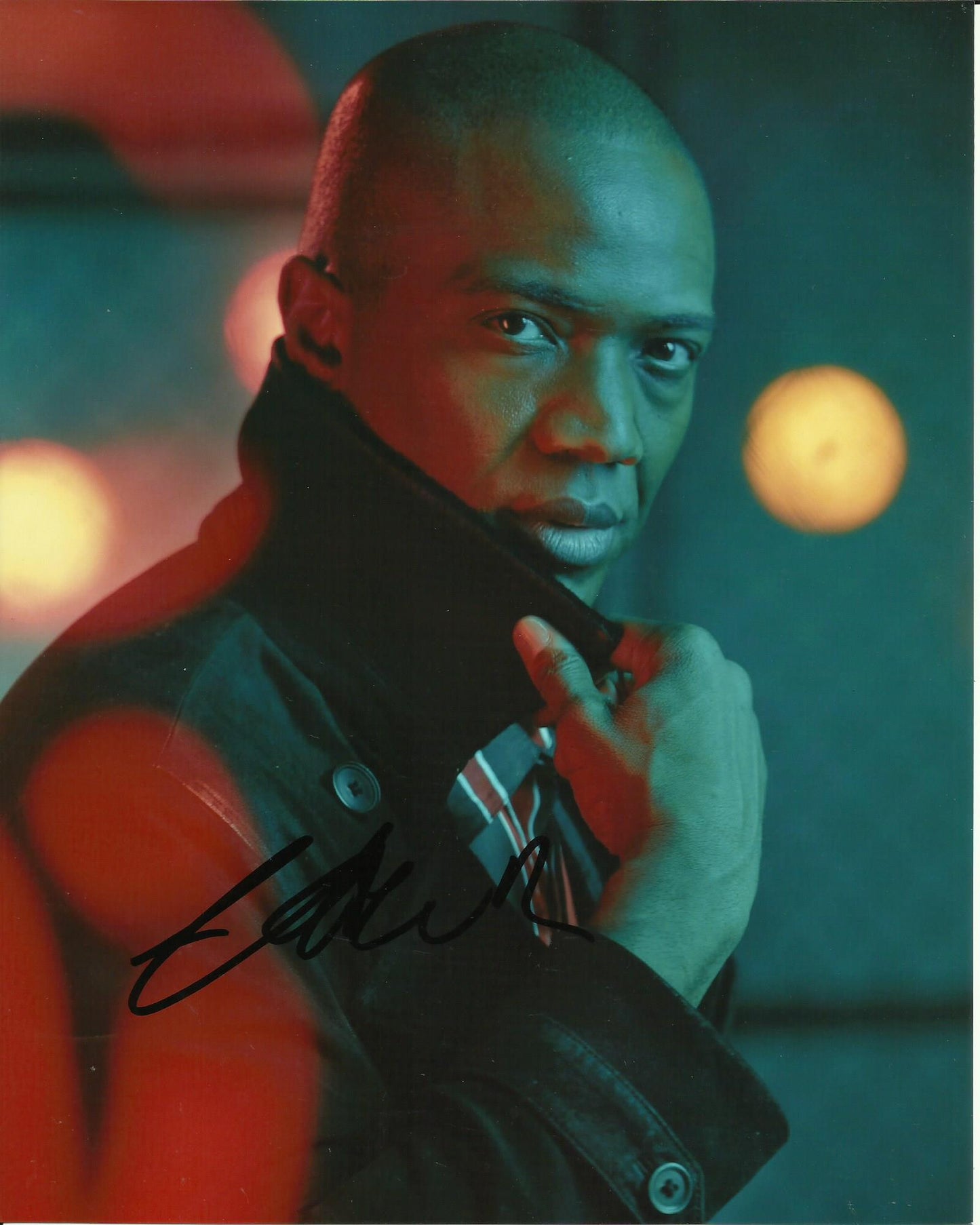 J AUGUST RICHARDS SIGNED ANGEL 8X10 PHOTO