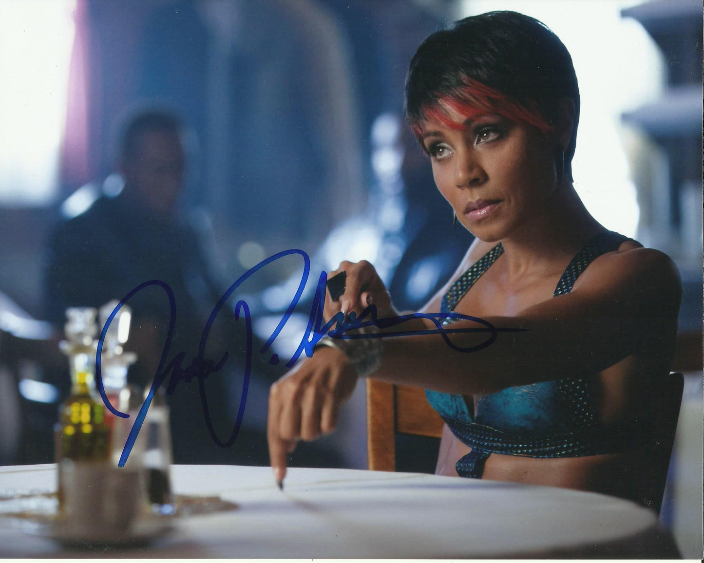 JADA PINKETT SMITH SIGNED GOTHAM 10X8 PHOTO (2)