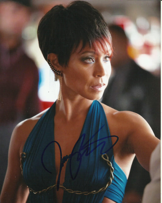 JADA PINKETT SMITH SIGNED GOTHAM 10X8 PHOTO (5)