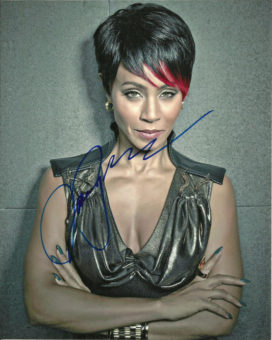 JADA PINKETT SMITH SIGNED GOTHAM 10X8 PHOTO (6)