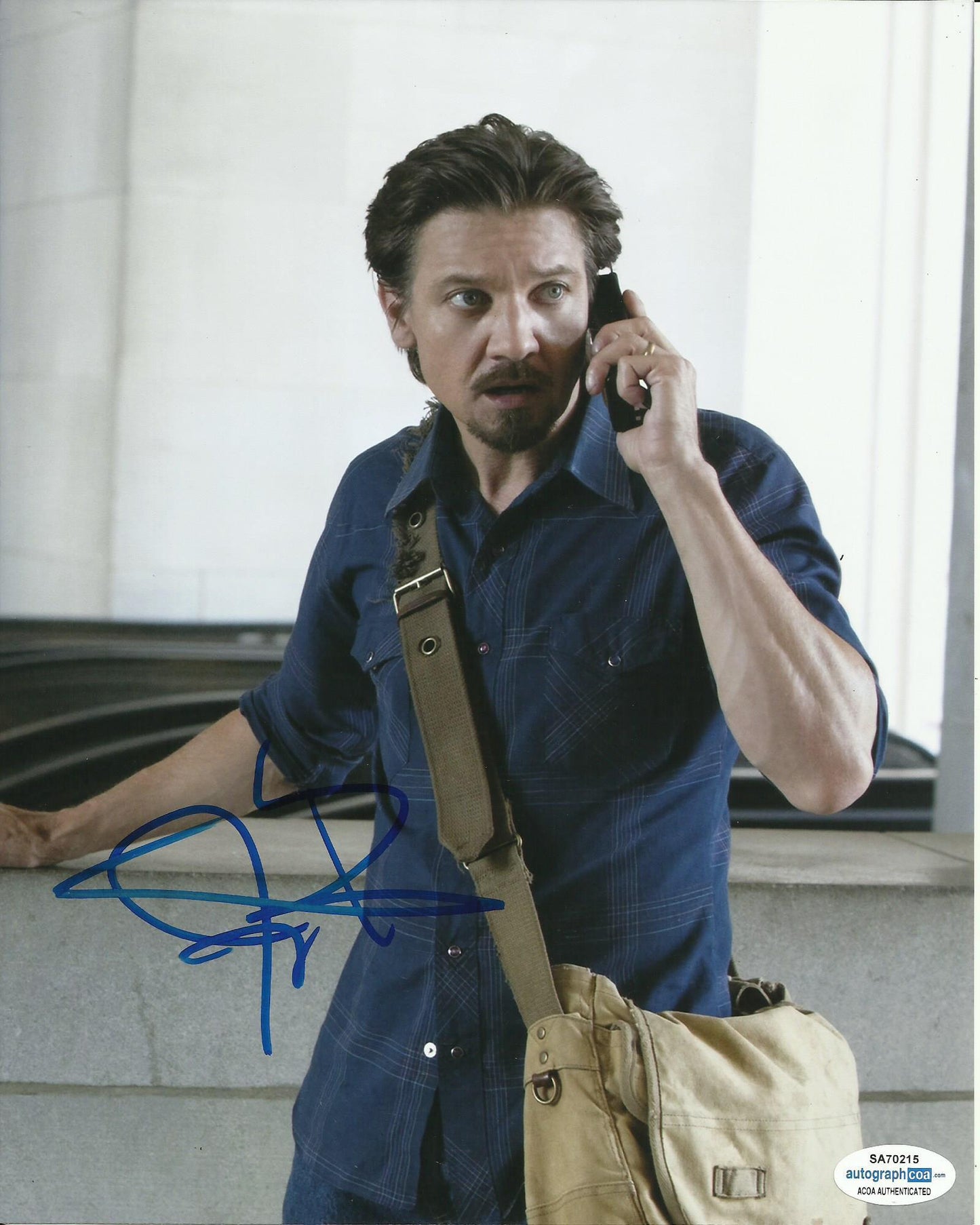 JEREMY RENNER SIGNED KILL THE MESSENGER 8X10 PHOTO ALSO ACOA CERTIFIED