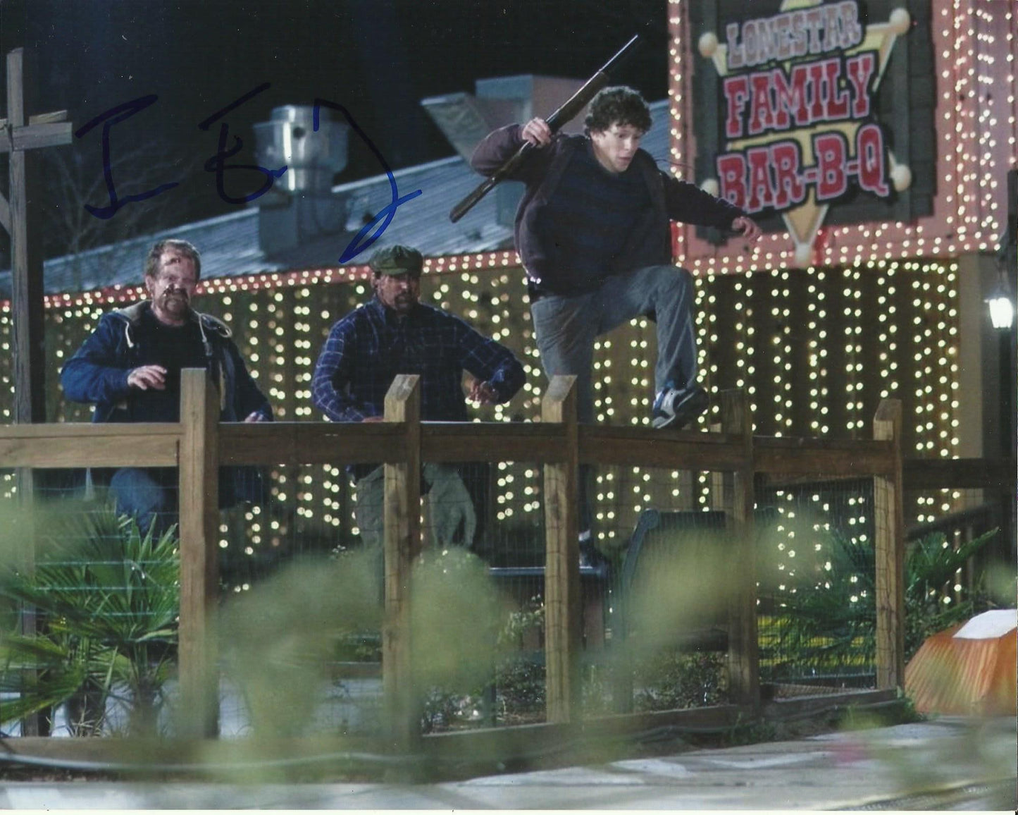 JESSE EISENBERG SIGNED ZOMBIELAND 8X10 PHOTO (3)