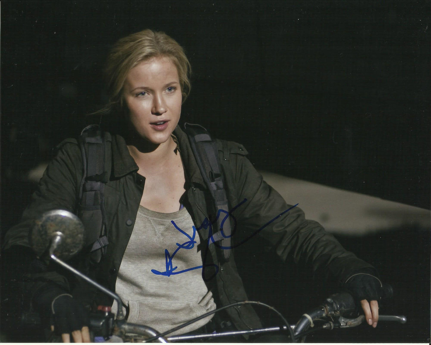 JESSY SCHRAM SIGNED FALLING SKIES 10X8 PHOTO