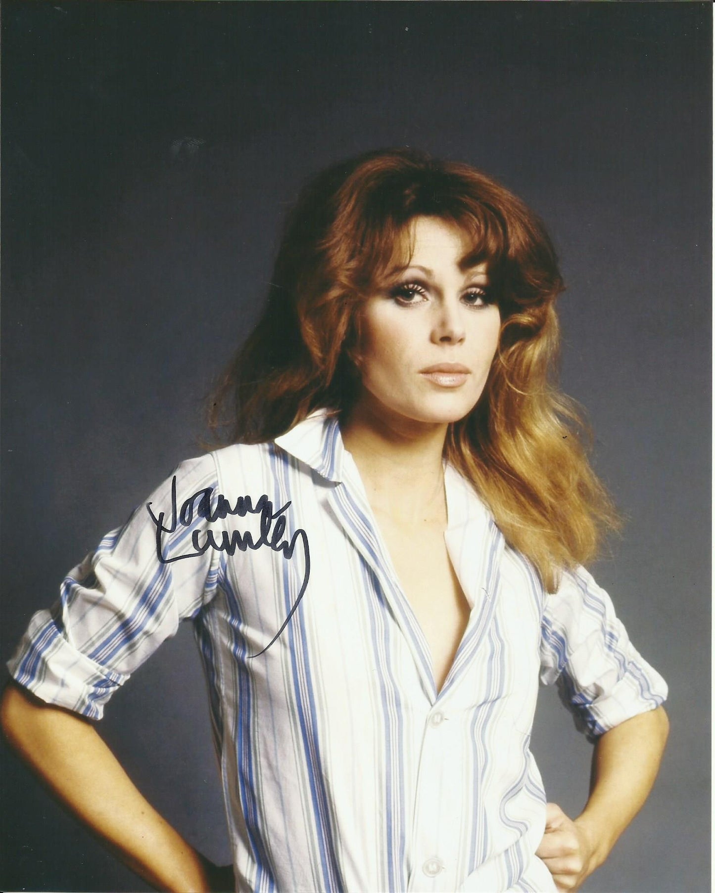 JOANNA LUMLEY SIGNED SEXY 10X8 PHOTO (4)