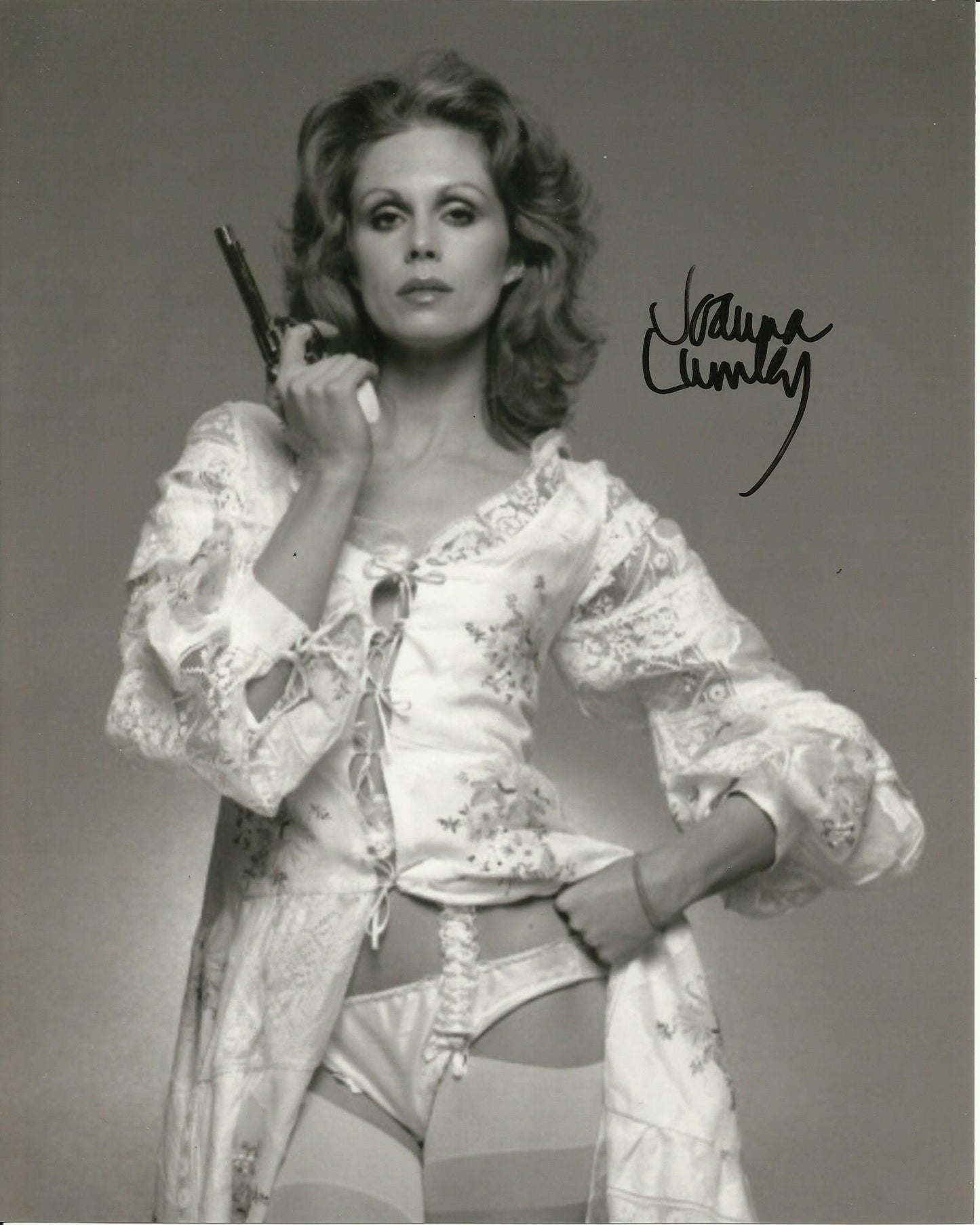 JOANNA LUMLEY SIGNED SEXY THE NEW AVENGERS 10X8 PHOTO (4)
