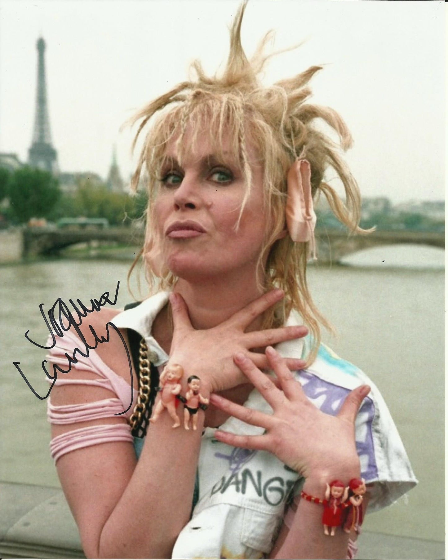 JOANNA LUMLEY SIGNED AB FAB 10X8 PHOTO (4)