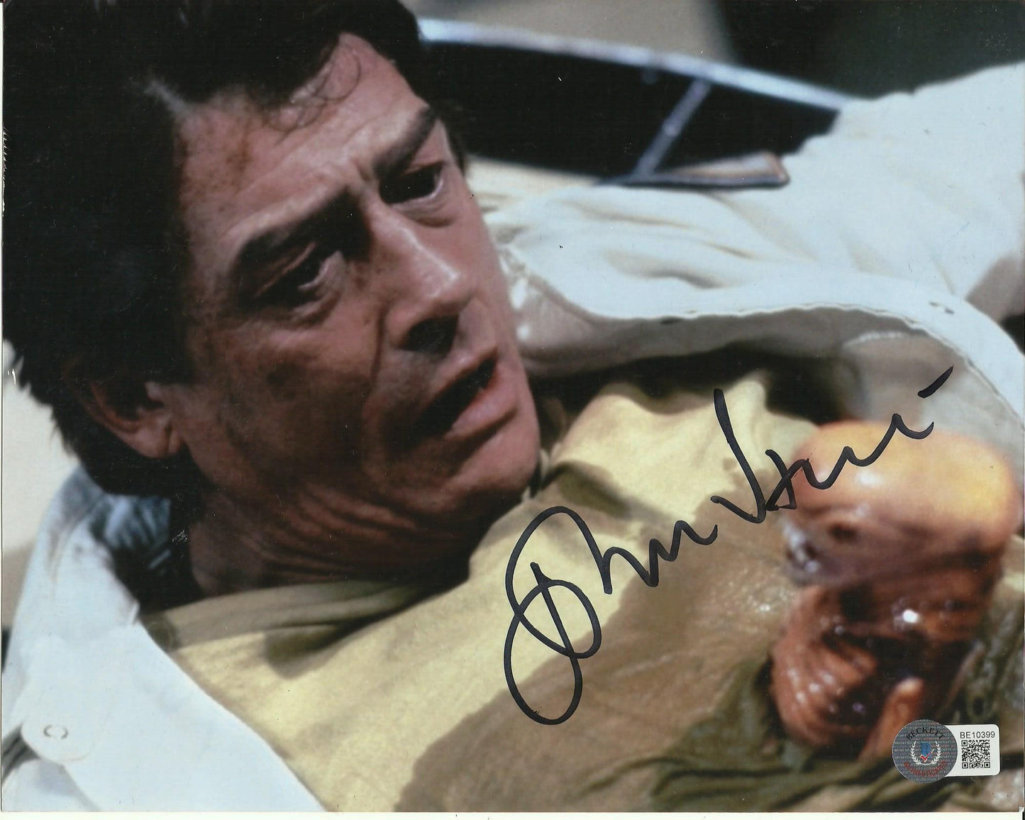 JOHN HURT SIGNED ALIEN 8X10 PHOTO (3) ALSO BECKETT COA