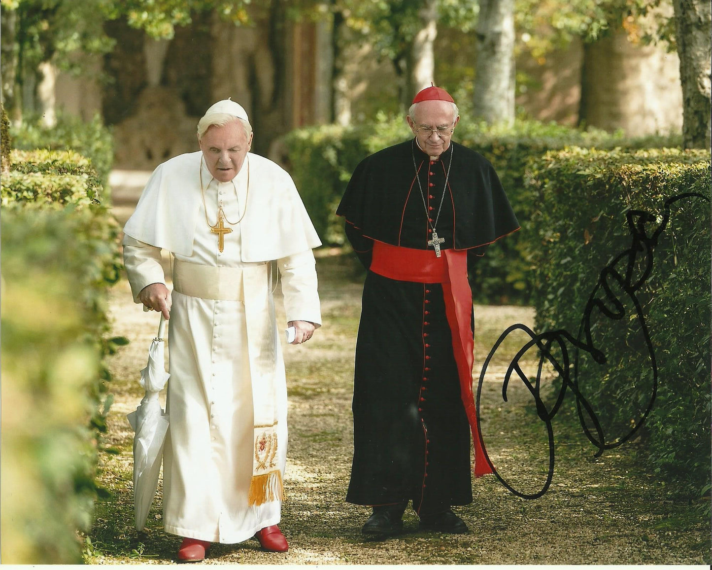 JONATHAN PRYCE SIGNED THE TWO POPES 8X10 PHOTO (3)