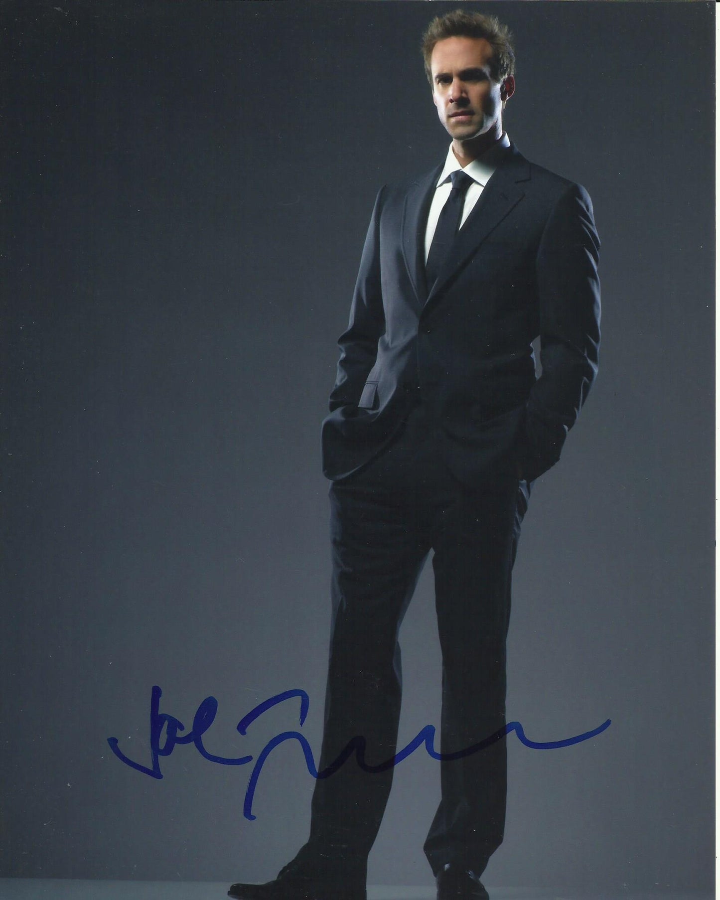 JOSEPH FIENNES SIGNED FLASHFORWARD 8X10 PHOTO (2)