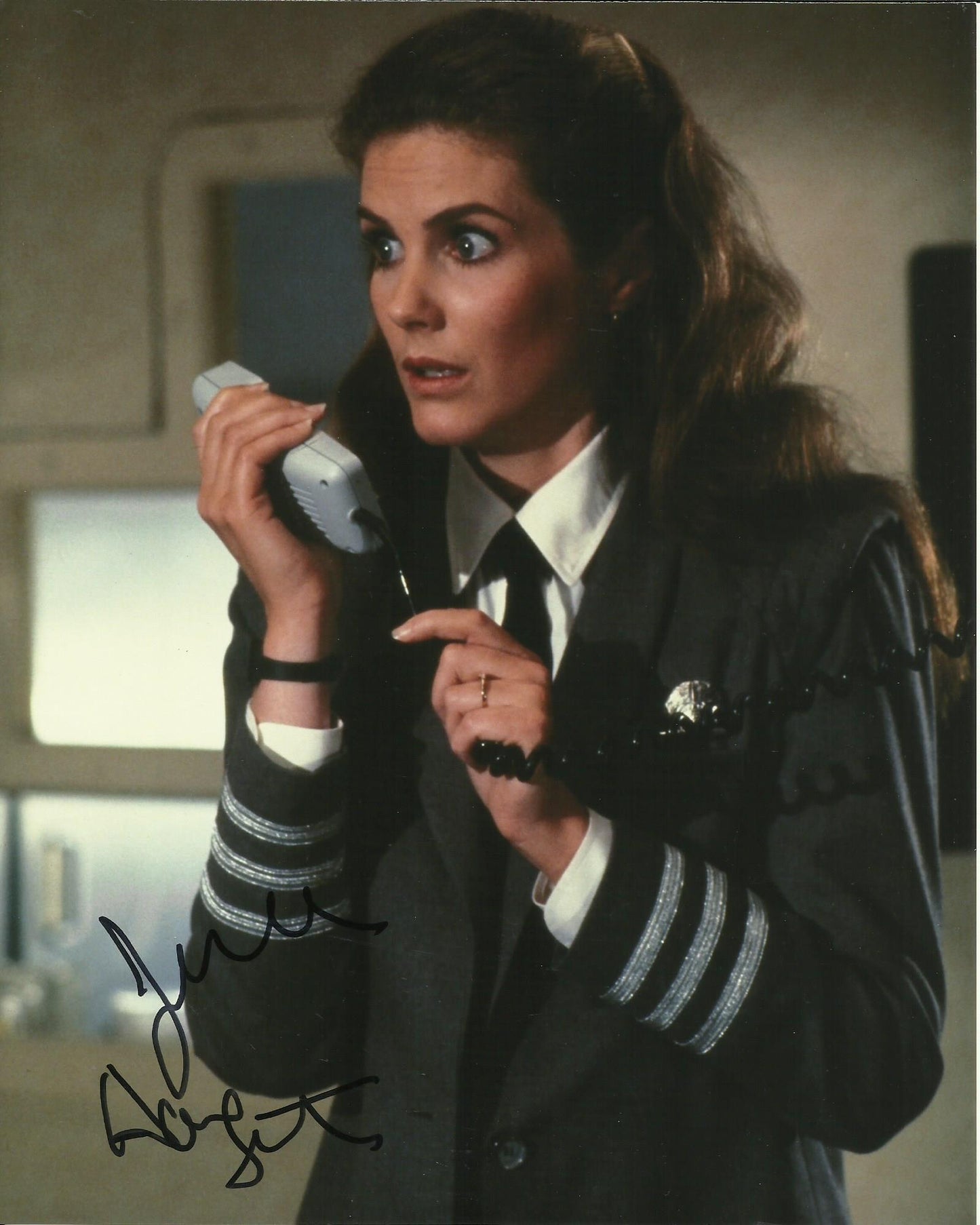 JULIE HAGERTY SIGNED AIRPLANE 10X8 PHOTO (2)