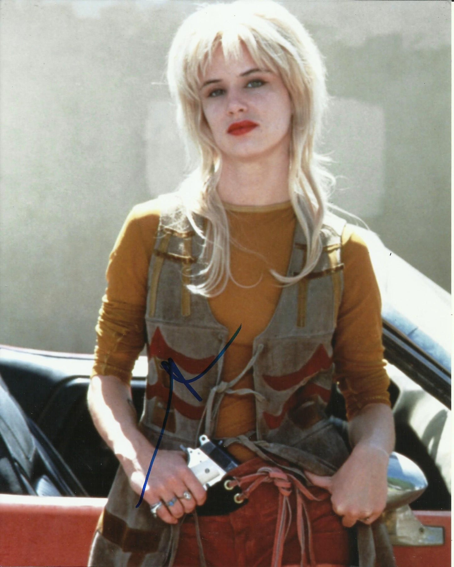 JULIETTE LEWIS SIGNED NATURAL BORN KILLERS 10X8 PHOTO (2)