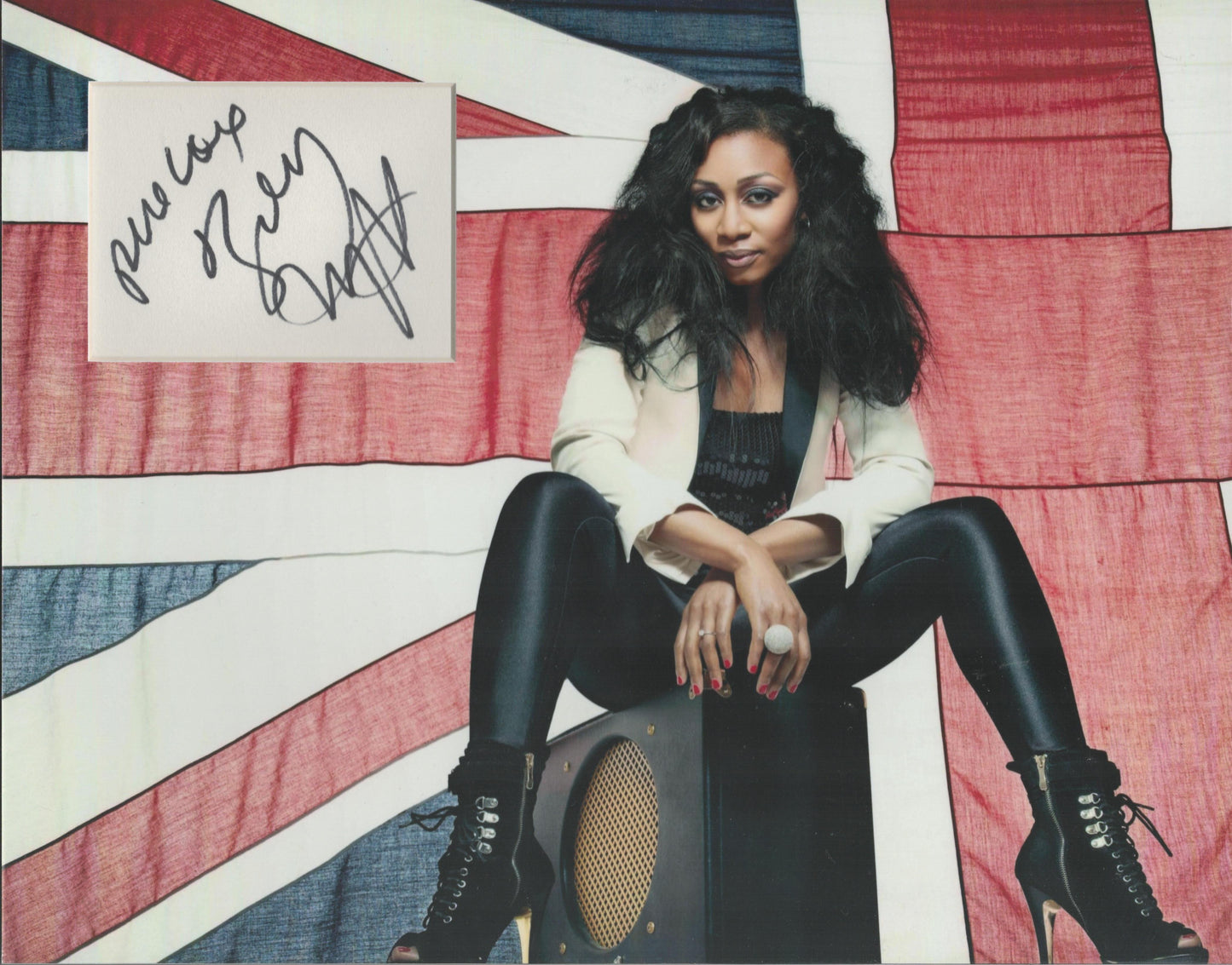 BEVERLEY KNIGHT SIGNED 14X11 PHOTO MOUNT (1)