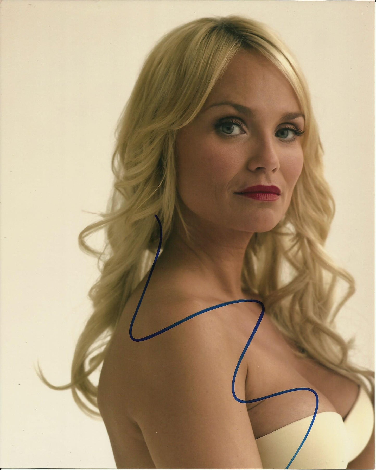KRISTIN CHENOWETH SIGNED SEXY 10X8 PHOTO (2)