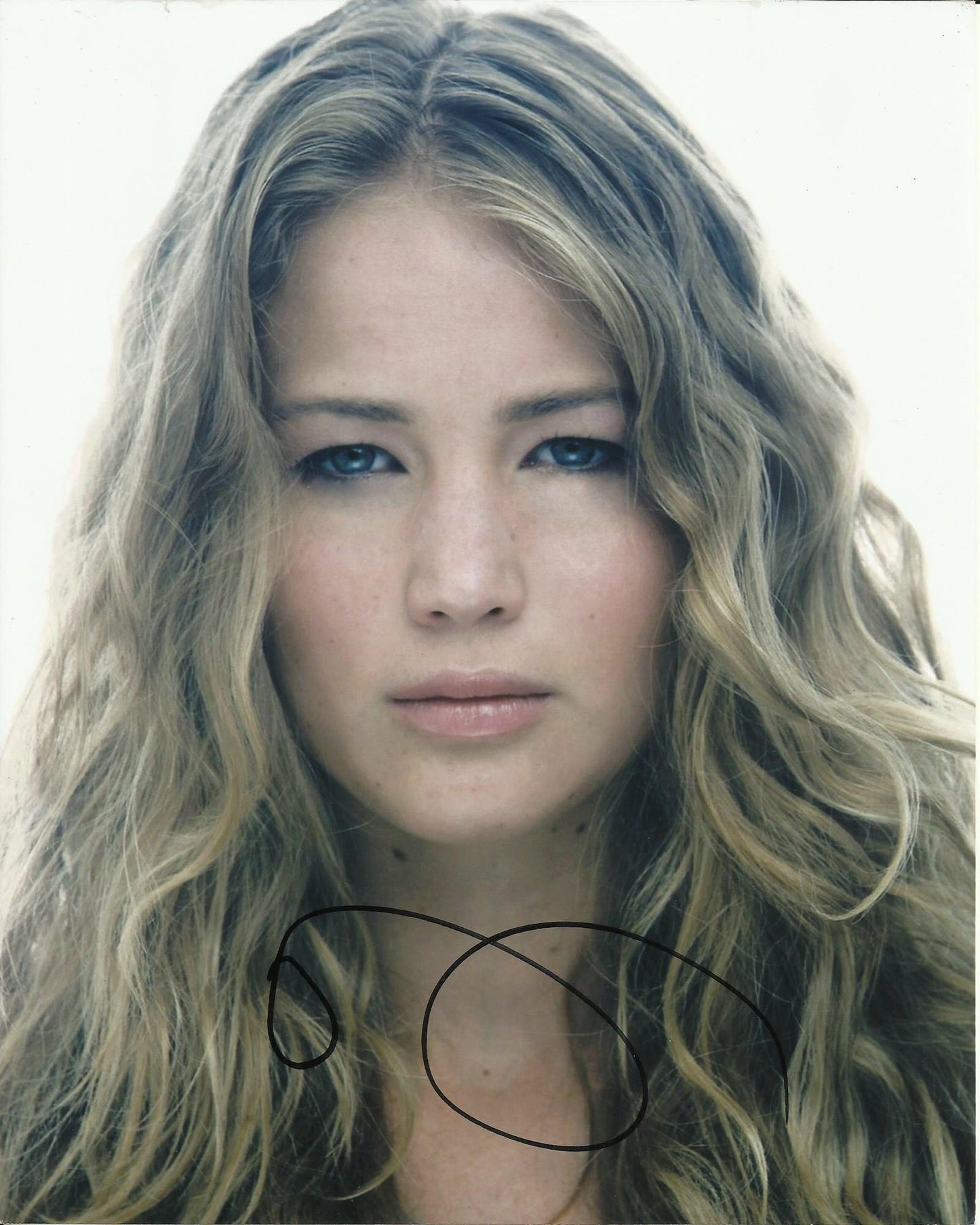 JENNIFER LAWRENCE SIGNED SEXY 8X10 PHOTO (2)