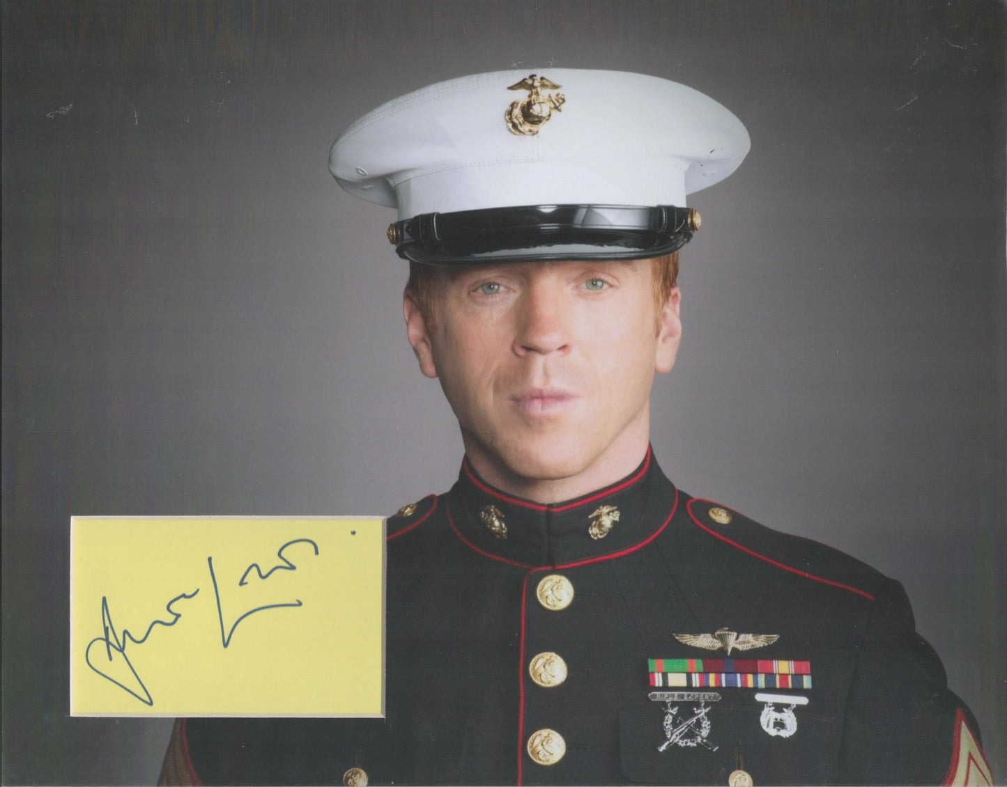 DAMIAN LEWIS SIGNED 14X11 HOMELAND PHOTO MOUNT (1)