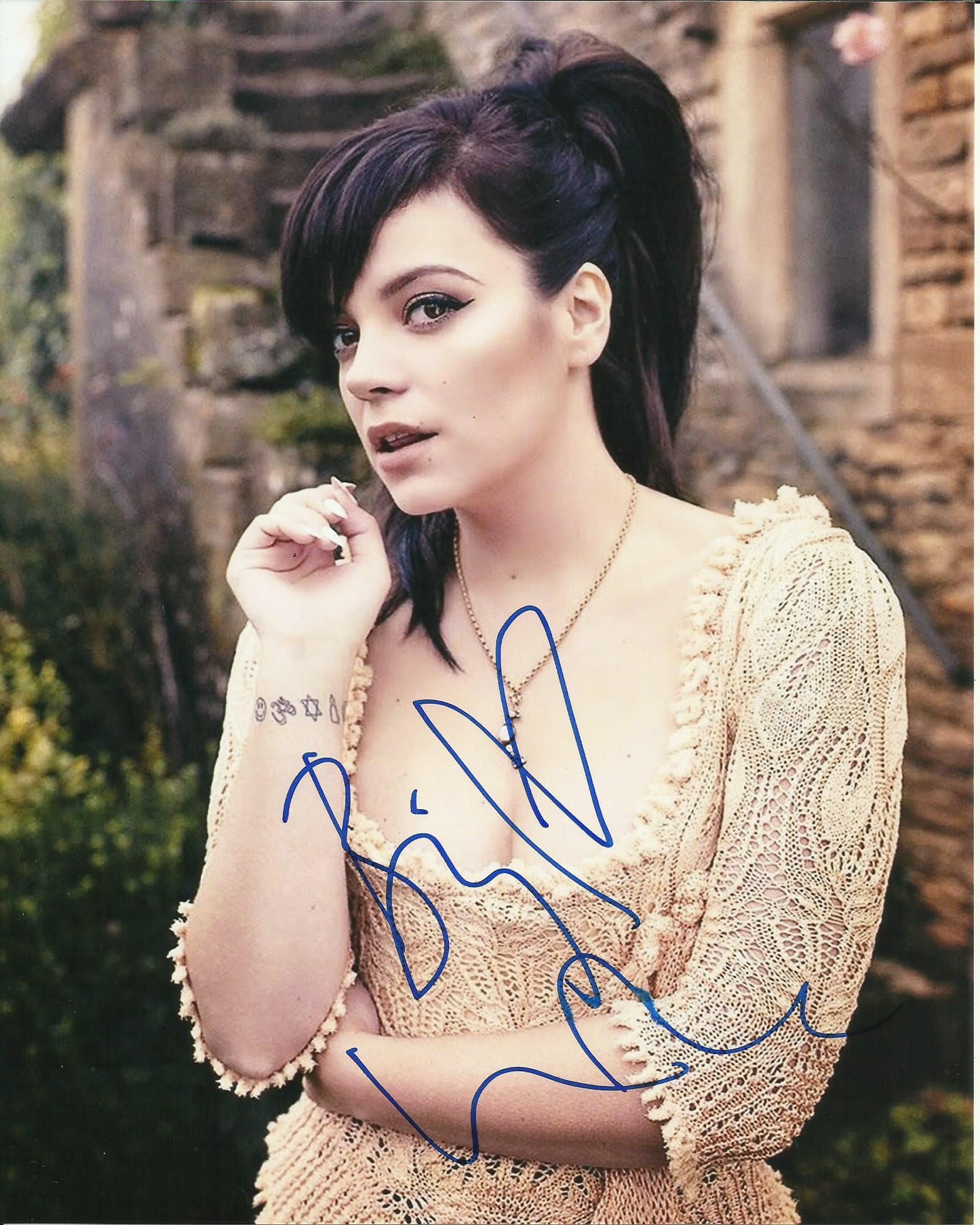 LILY ALLEN SIGNED SEXY 8X10 PHOTO