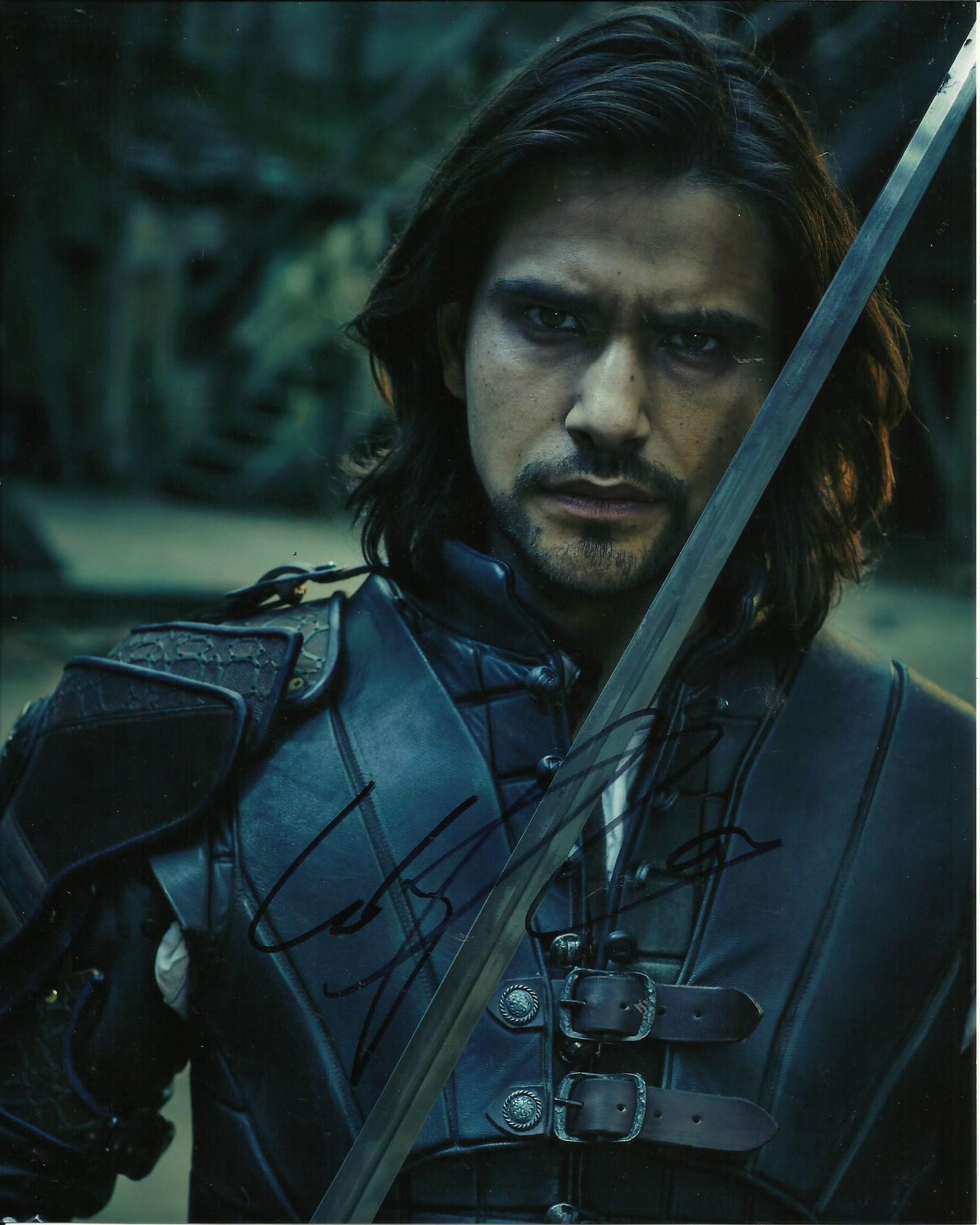 LUKE PASQUALINO SIGNED THE MUSKETEERS 8X10 PHOTO (11)