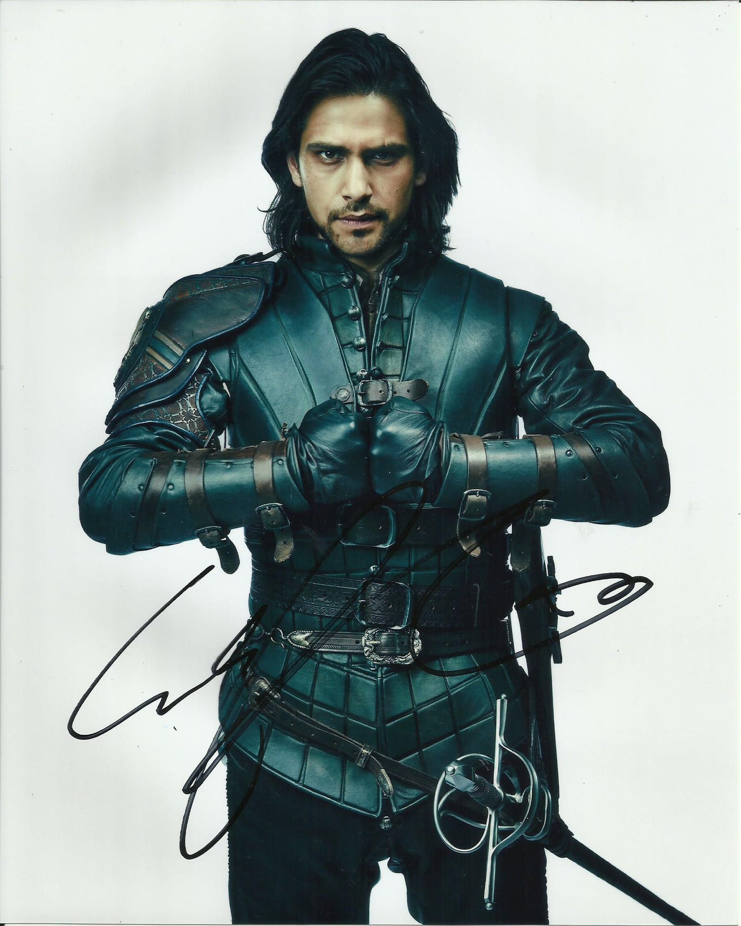 LUKE PASQUALINO SIGNED THE MUSKETEERS 8X10 PHOTO (2)