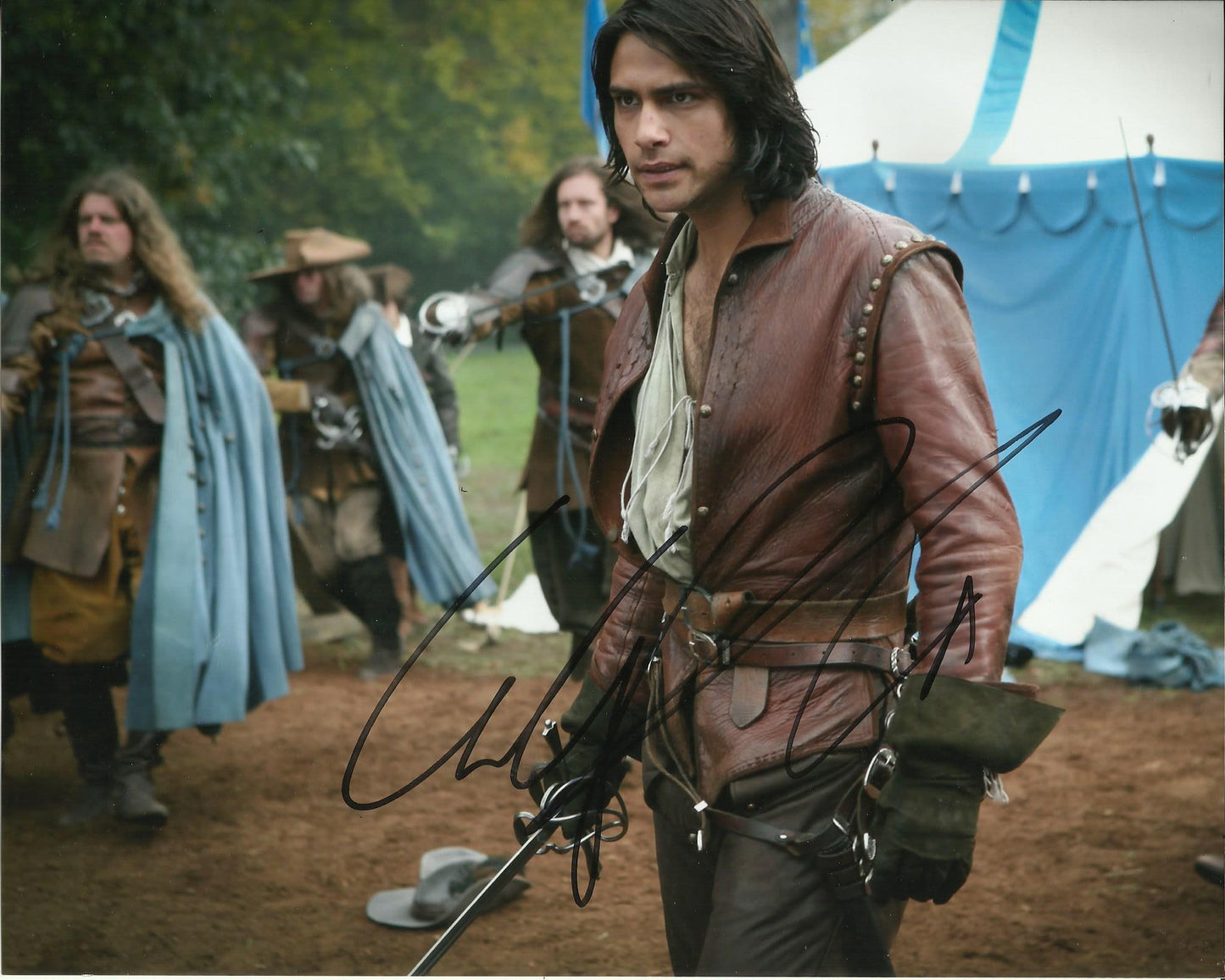 LUKE PASQUALINO SIGNED THE MUSKETEERS 8X10 PHOTO (9)