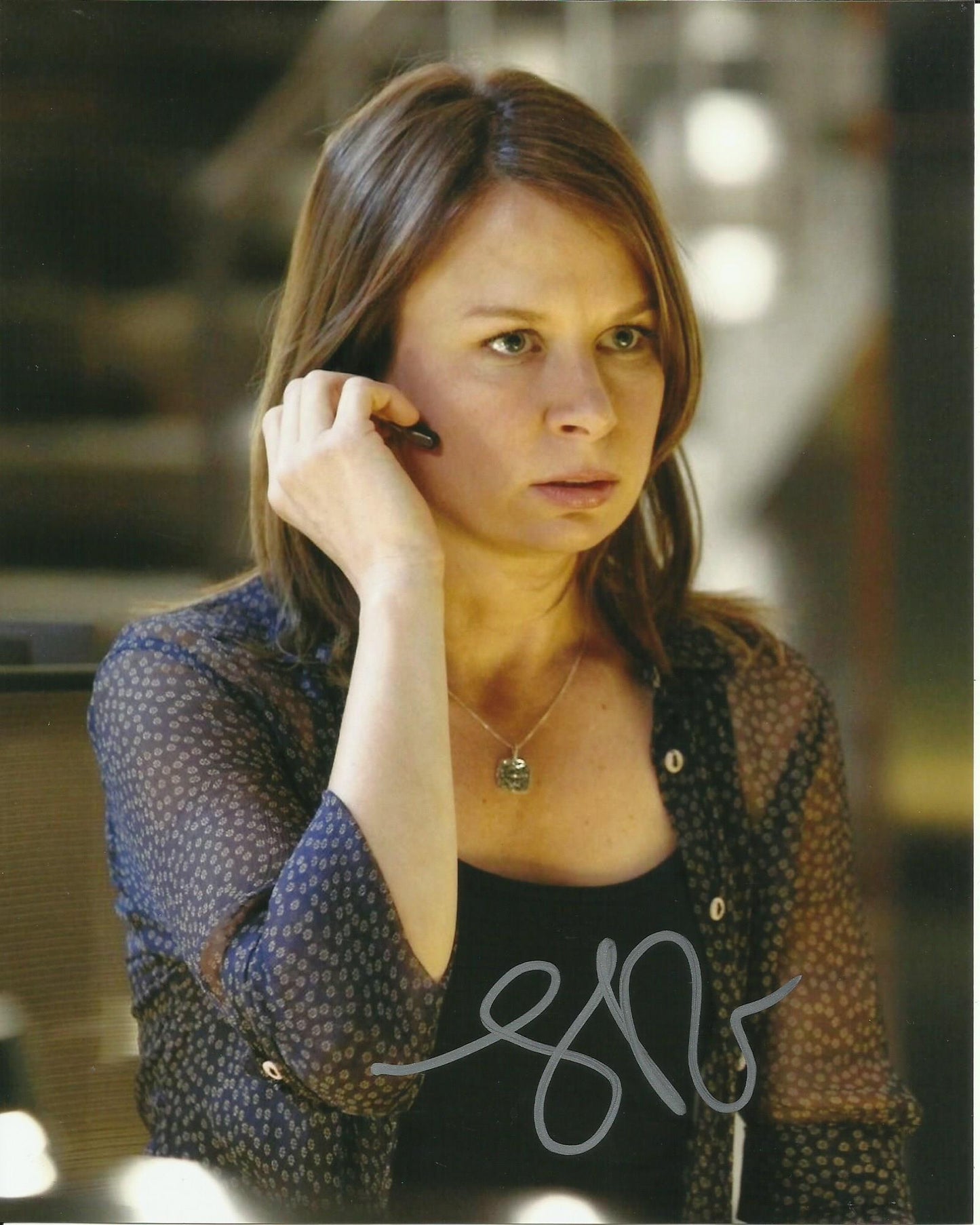 MARY LYNN RAJSKUB SIGNED 24 10X8 PHOTO (2)