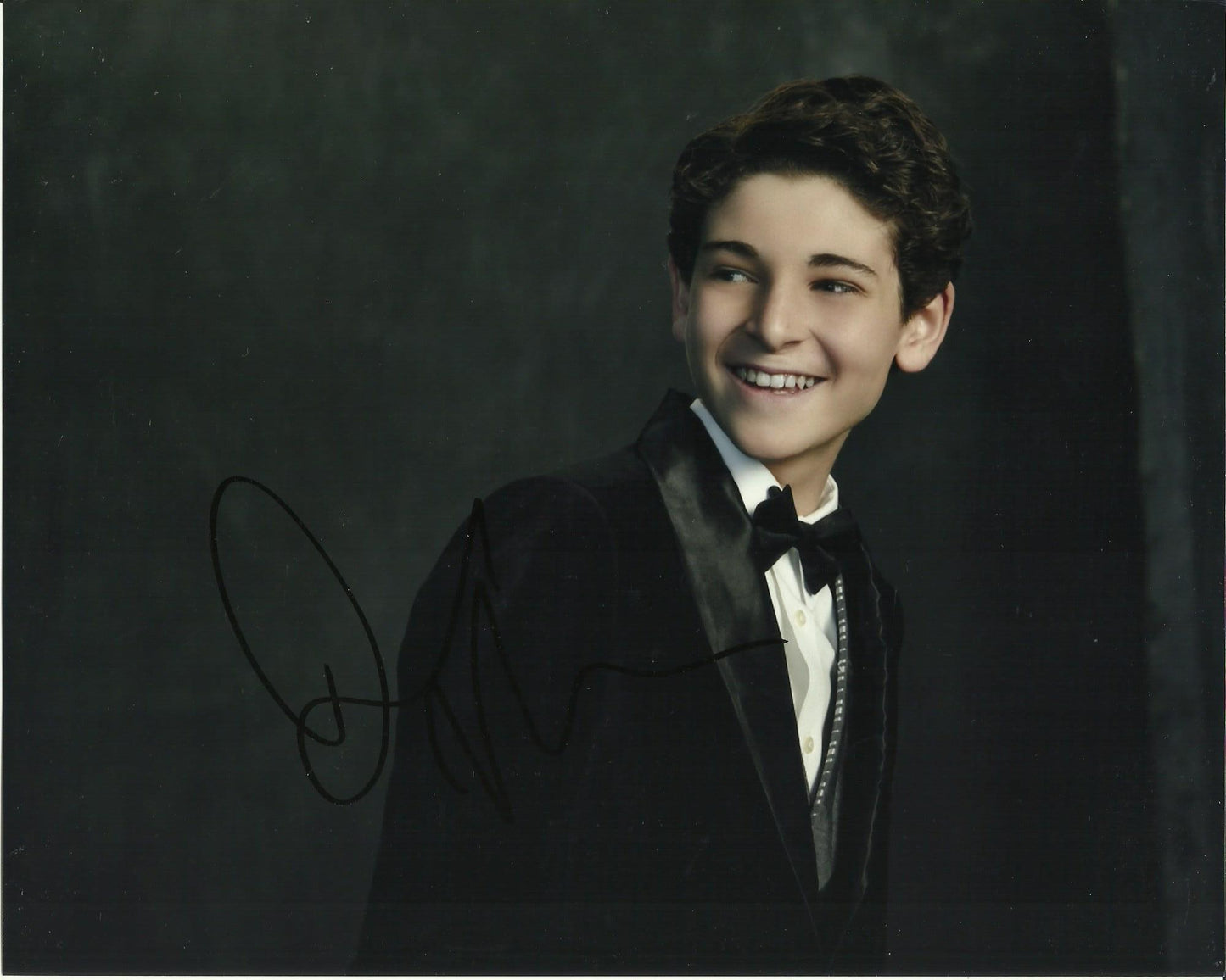 DAVID MAZOUZ SIGNED GOTHAM 8X10 PHOTO (3)