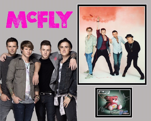 MCFLY SIGNED PHOTO MOUNT (1)