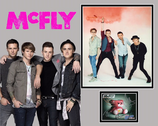 MCFLY SIGNED  PHOTO MOUNT (1)