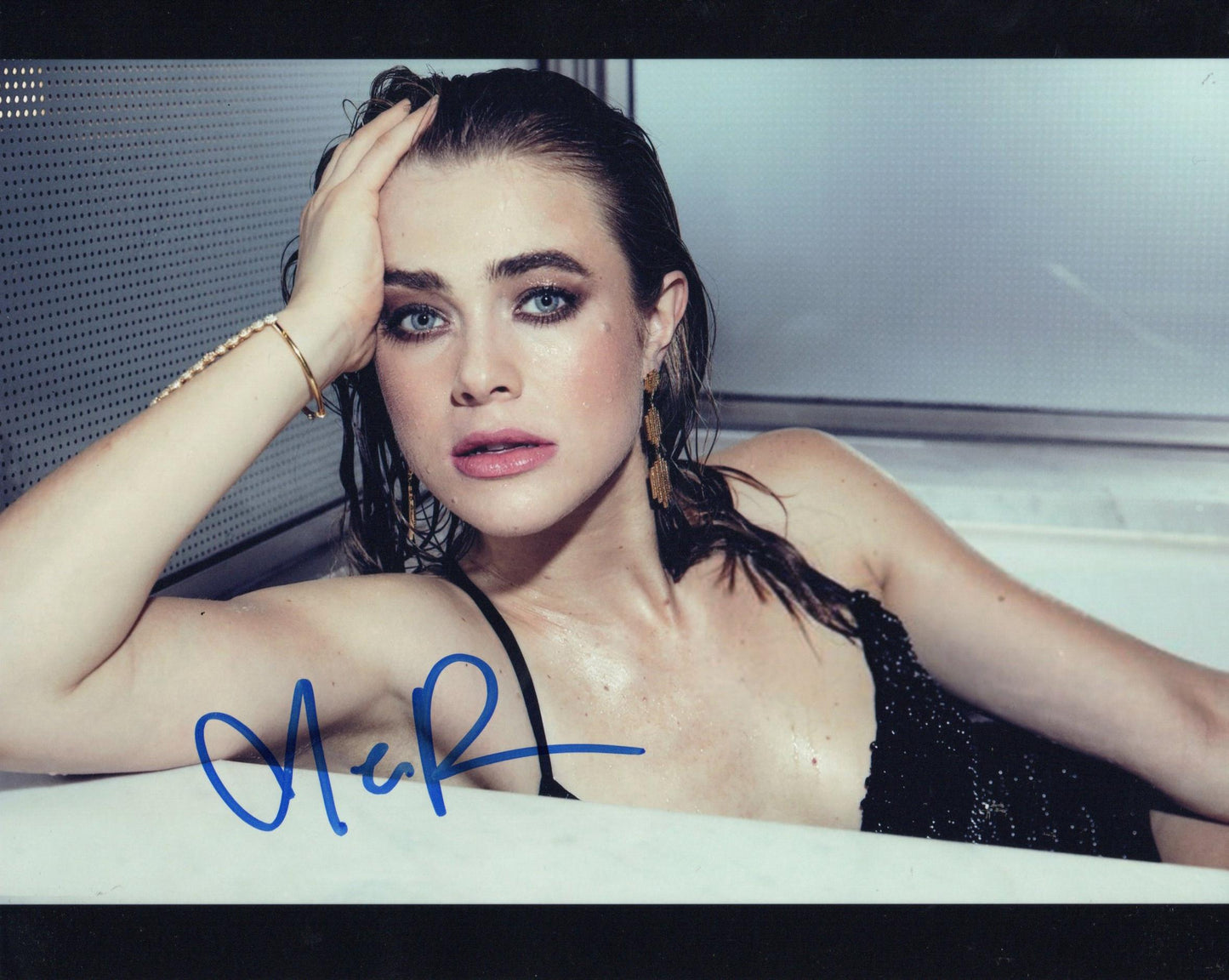MELISSA ROXBURGH SIGNED SEXY 8X10 PHOTO (1)