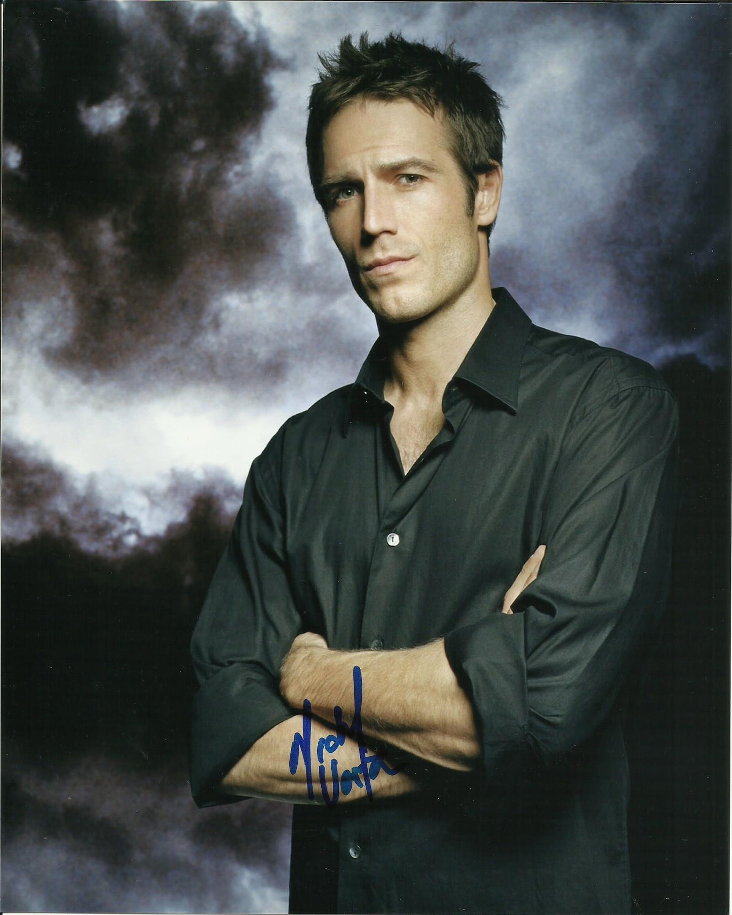 MICHAEL VARTAN SIGNED ALIAS 8X10 PHOTO (1)